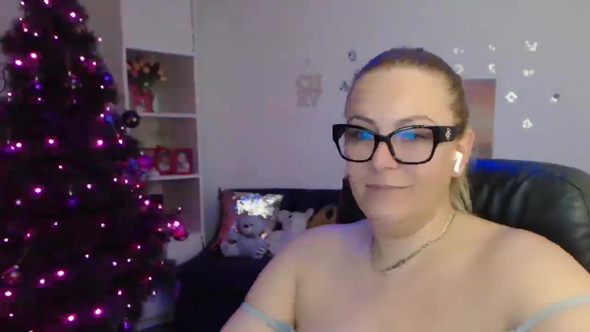 Gallery image thumbnail from A_baby_Boo's myfreecams stream on, 01/01/2024, 21:29 image 5 of 20