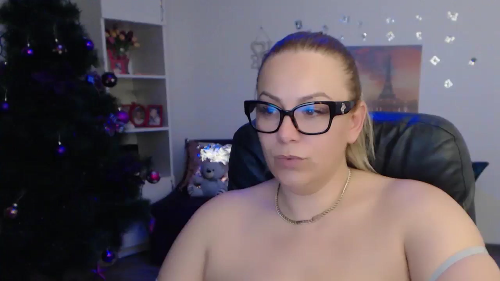 Gallery image thumbnail from A_baby_Boo's myfreecams stream on, 01/01/2024, 21:29 image 19 of 20