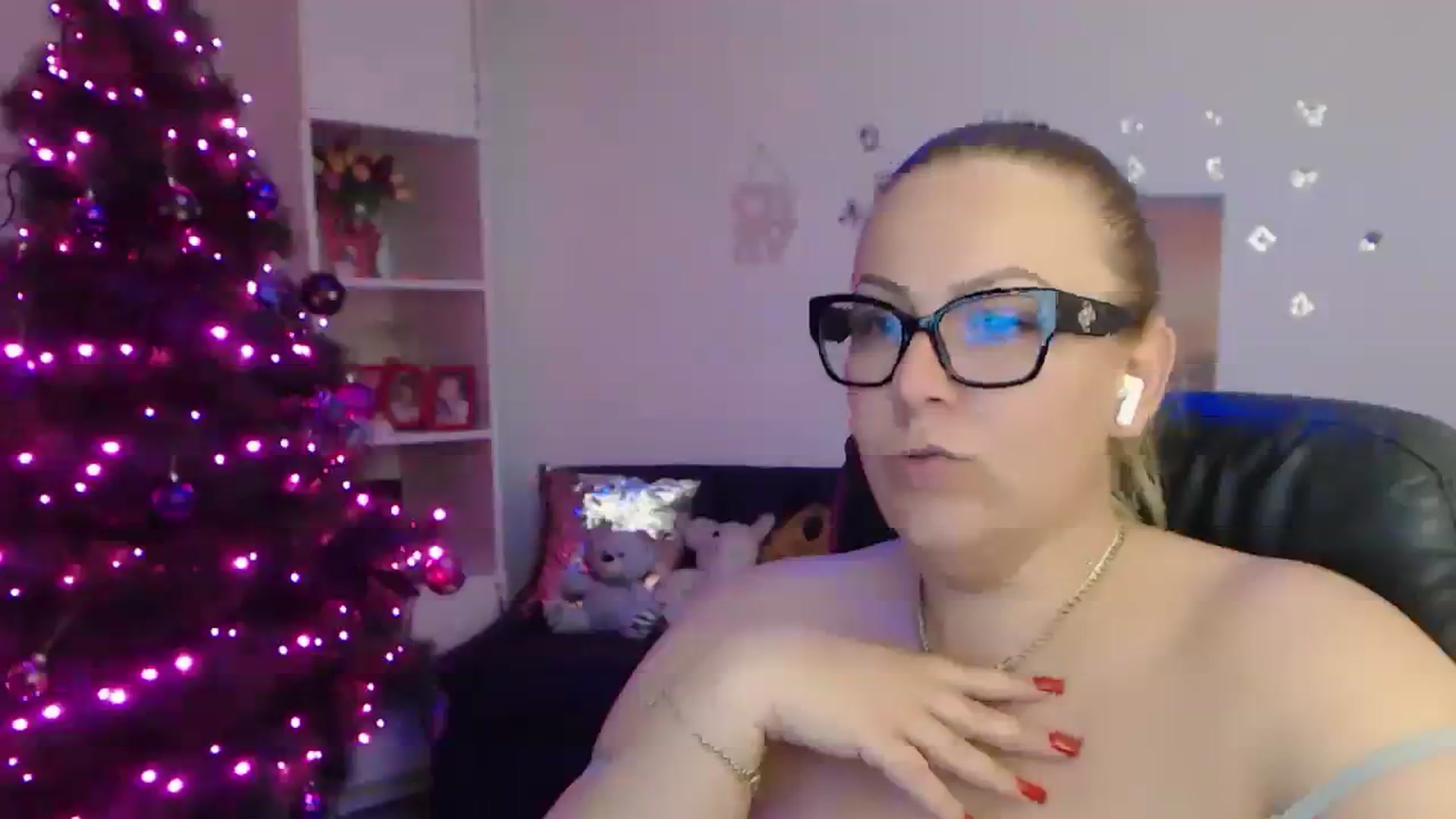 Gallery image thumbnail from A_baby_Boo's myfreecams stream on, 01/01/2024, 21:29 image 6 of 20