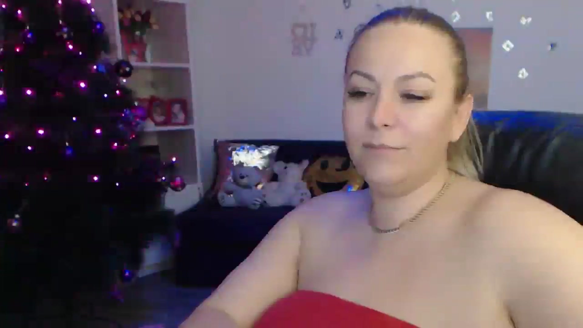 Gallery image thumbnail from A_baby_Boo's myfreecams stream on, 01/02/2024, 24:25 image 4 of 20