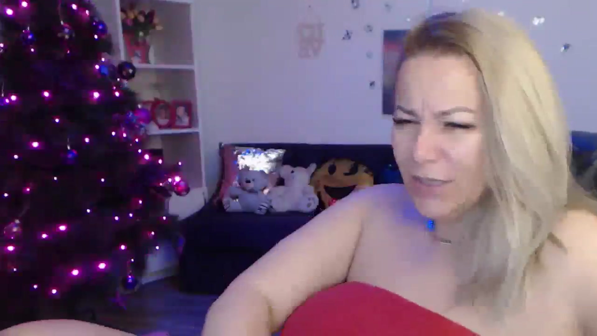 Gallery image thumbnail from A_baby_Boo's myfreecams stream on, 01/02/2024, 24:25 image 5 of 20