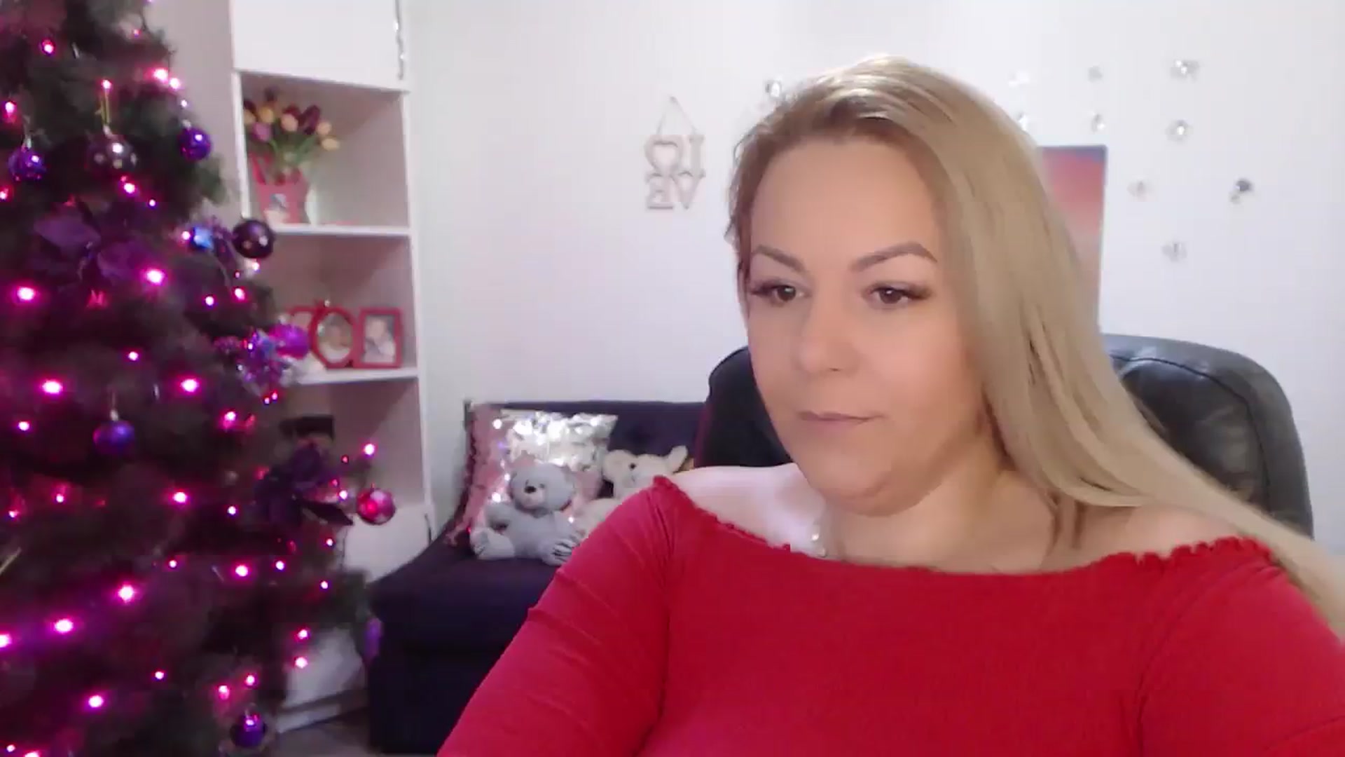 Gallery image thumbnail from A_baby_Boo's myfreecams stream on, 01/04/2024, 13:39 image 15 of 20
