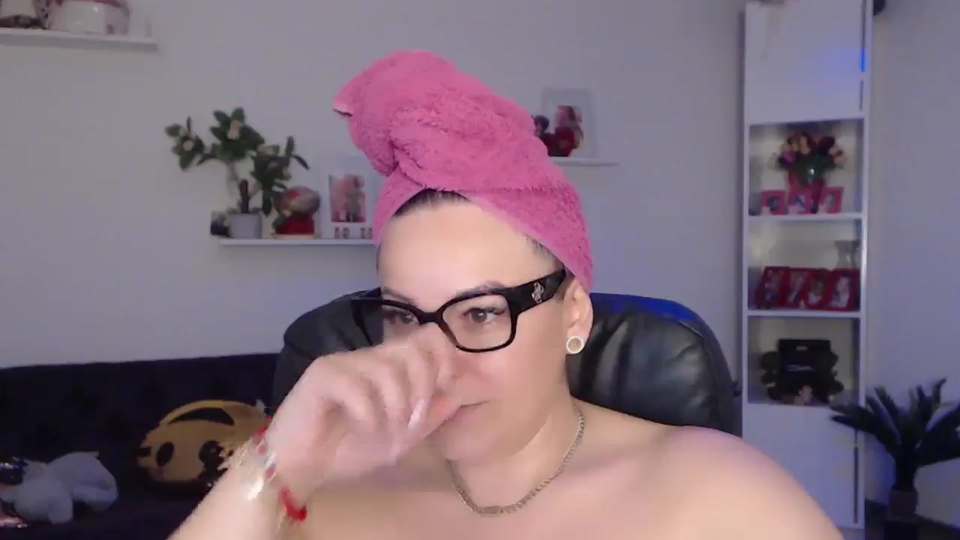 Gallery image thumbnail from A_baby_Boo's myfreecams stream on, 02/01/2024, 12:42 image 5 of 20