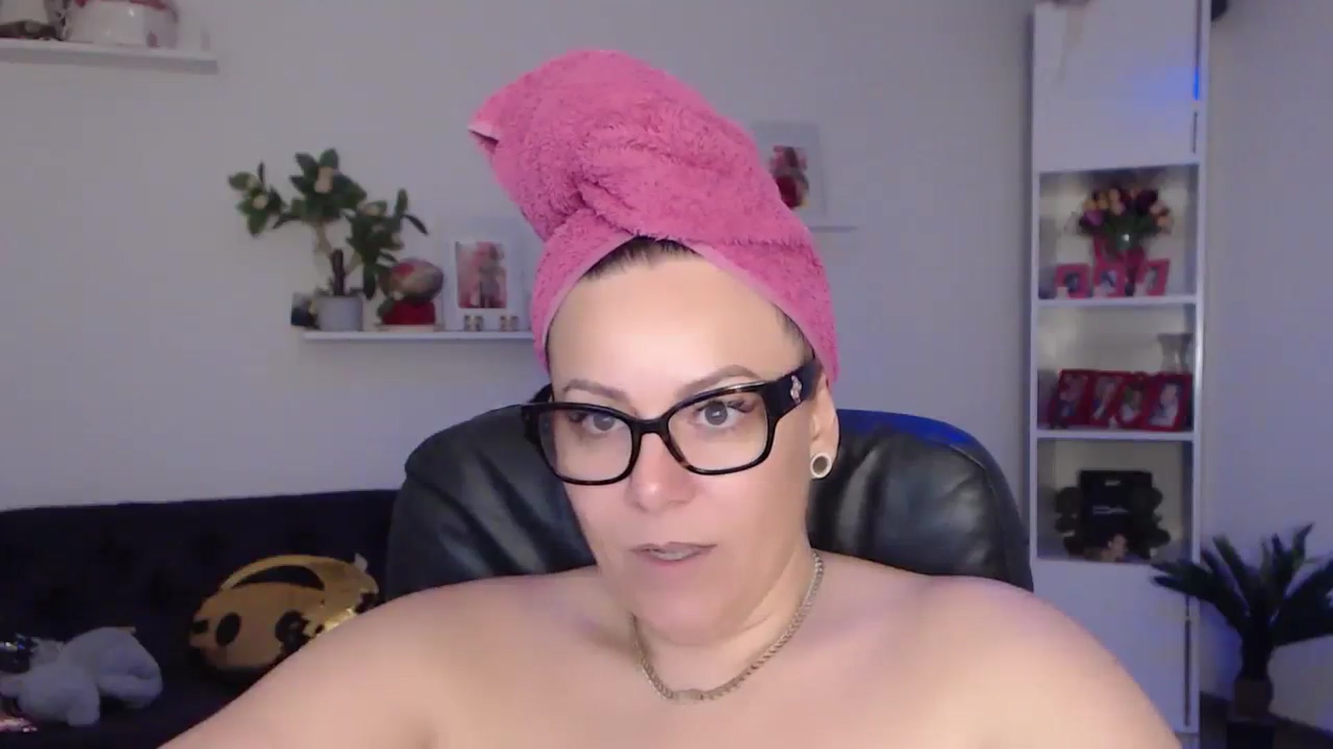 Gallery image thumbnail from A_baby_Boo's myfreecams stream on, 02/01/2024, 12:42 image 2 of 20