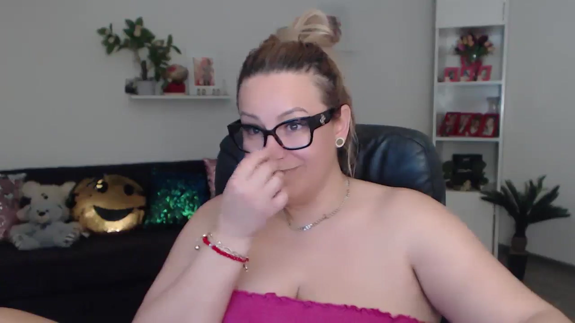 Gallery image thumbnail from A_baby_Boo's myfreecams stream on, 02/03/2024, 14:59 image 7 of 20