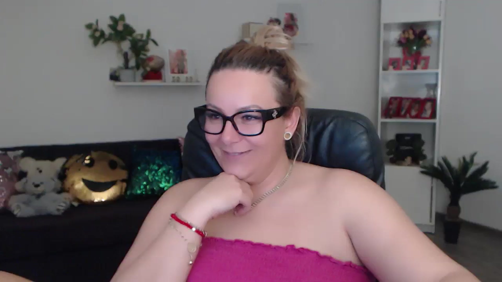 Gallery image thumbnail from A_baby_Boo's myfreecams stream on, 02/03/2024, 14:59 image 18 of 20