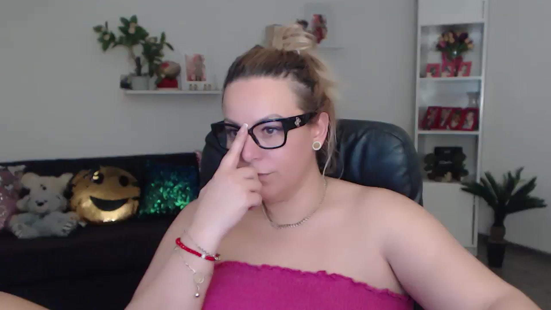 Gallery image thumbnail from A_baby_Boo's myfreecams stream on, 02/03/2024, 14:59 image 17 of 20