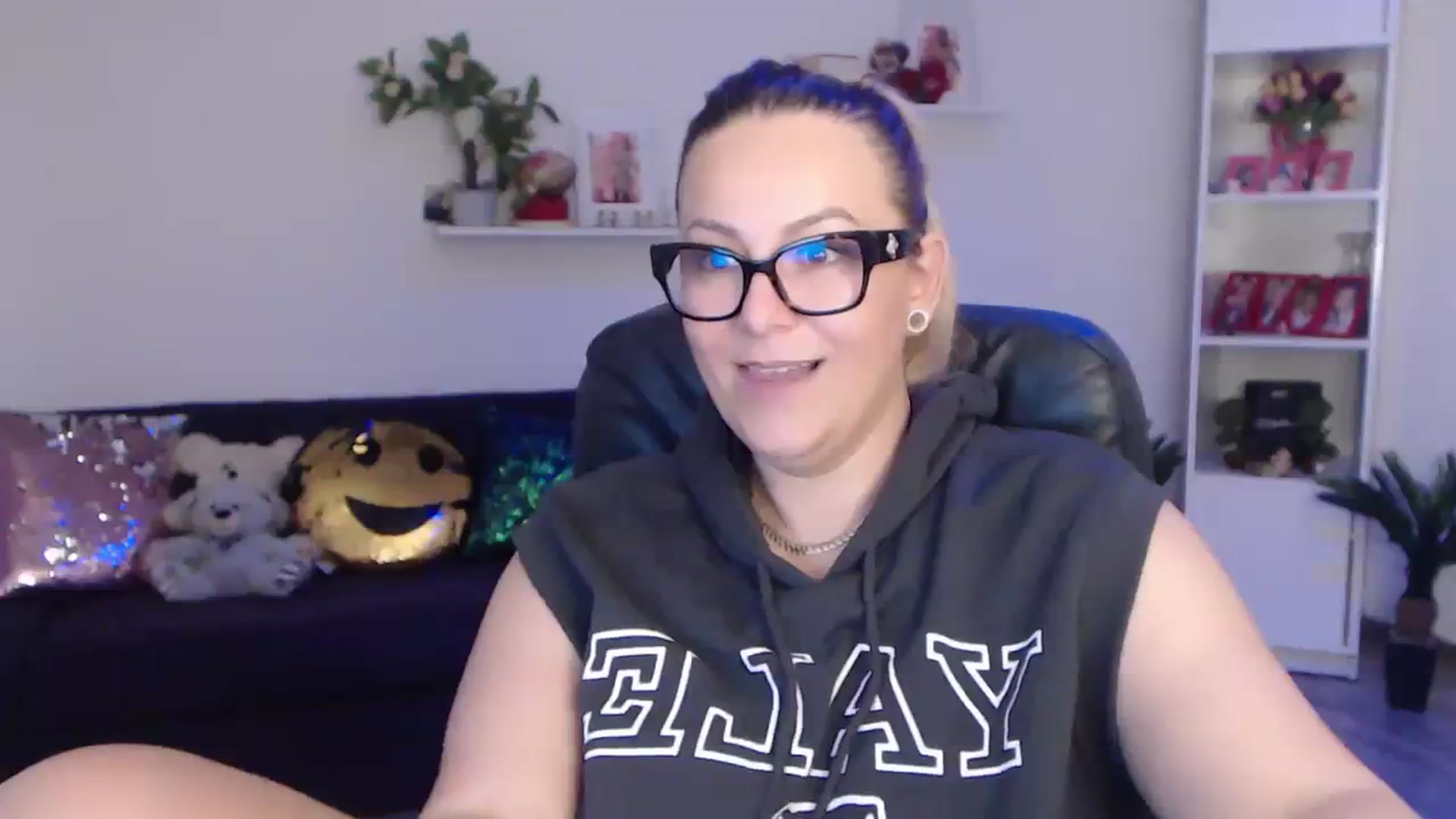 Gallery image thumbnail from A_baby_Boo's myfreecams stream on, 02/04/2024, 21:00 image 19 of 20