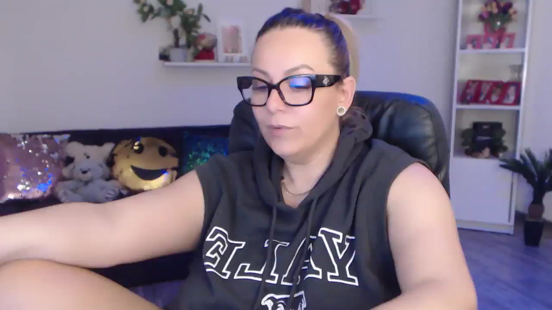 Gallery image thumbnail from A_baby_Boo's myfreecams stream on, 02/04/2024, 21:00 image 14 of 20