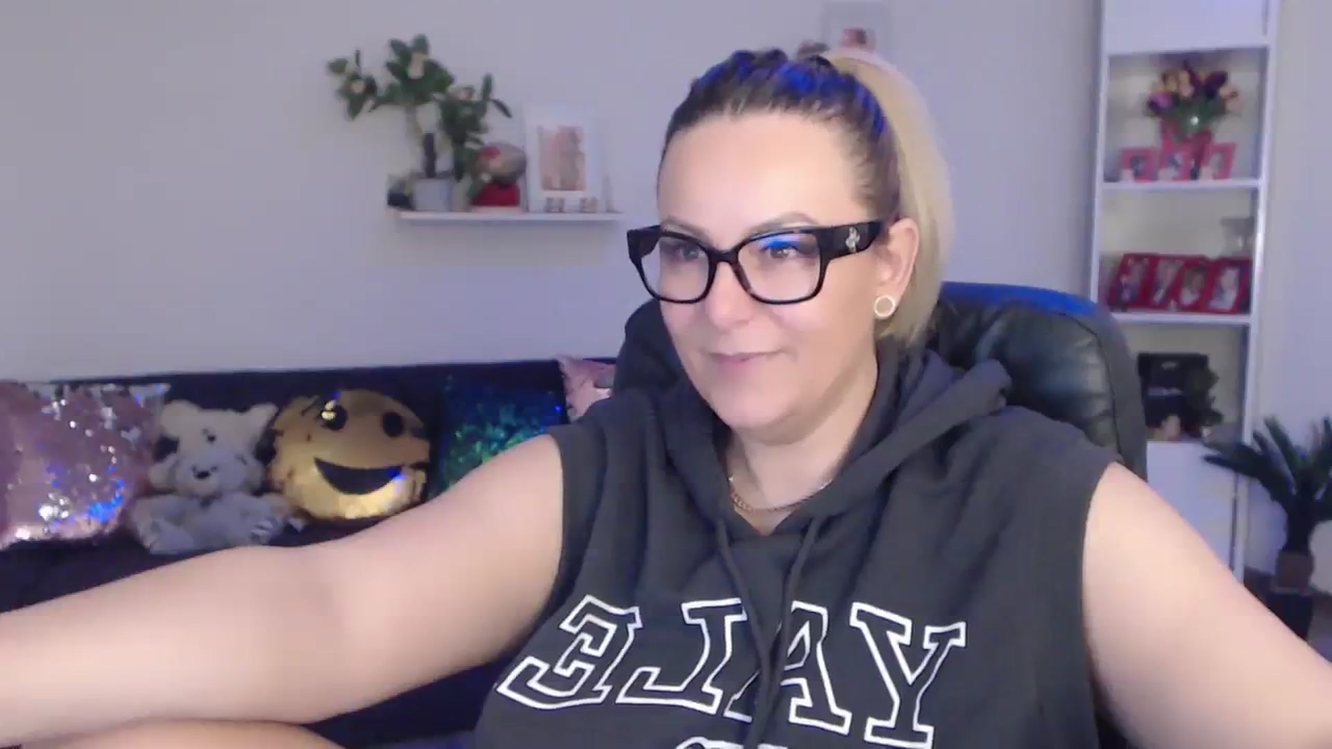 Gallery image thumbnail from A_baby_Boo's myfreecams stream on, 02/04/2024, 21:00 image 2 of 20