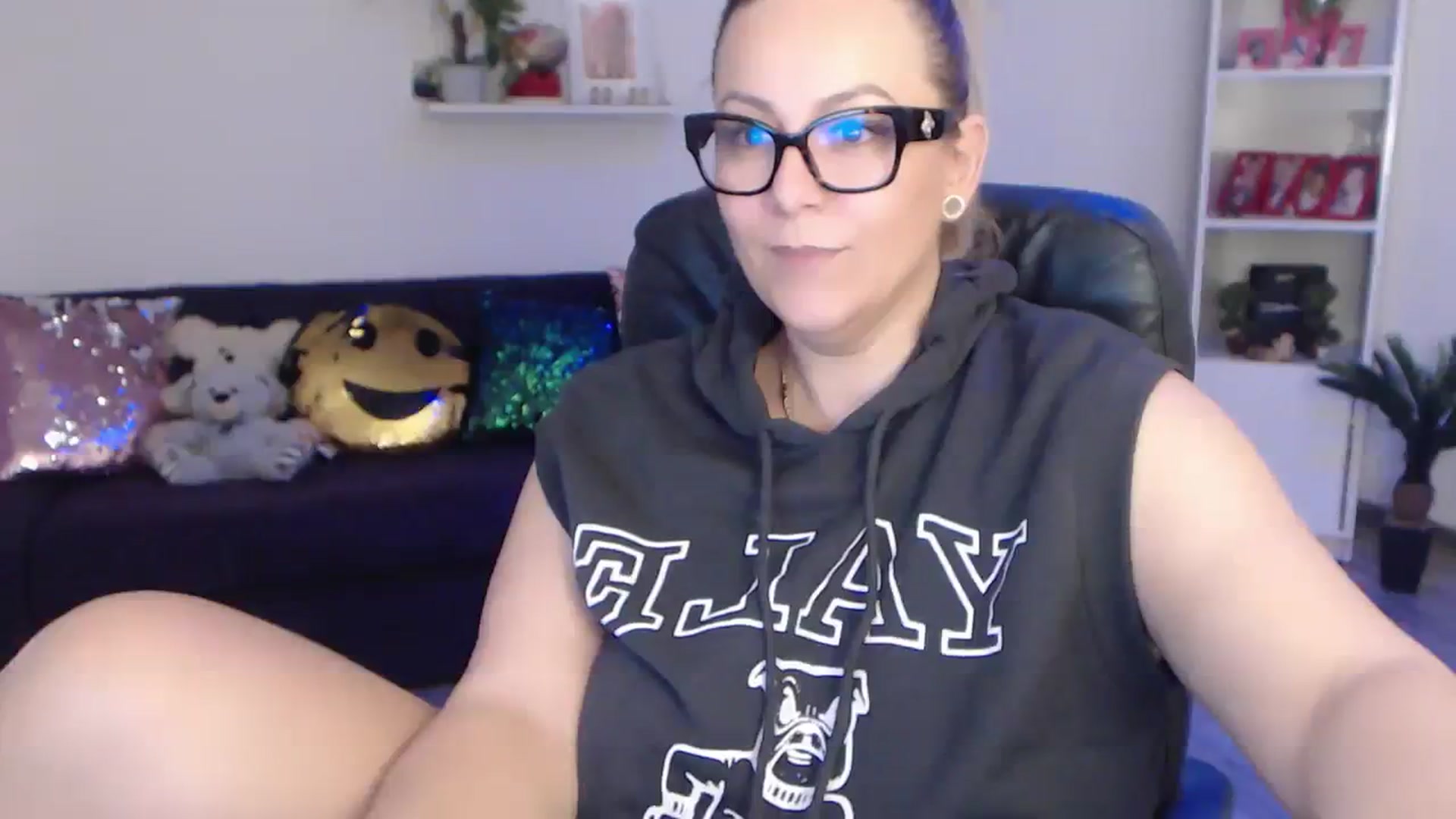 Gallery image thumbnail from A_baby_Boo's myfreecams stream on, 02/04/2024, 21:00 image 6 of 20