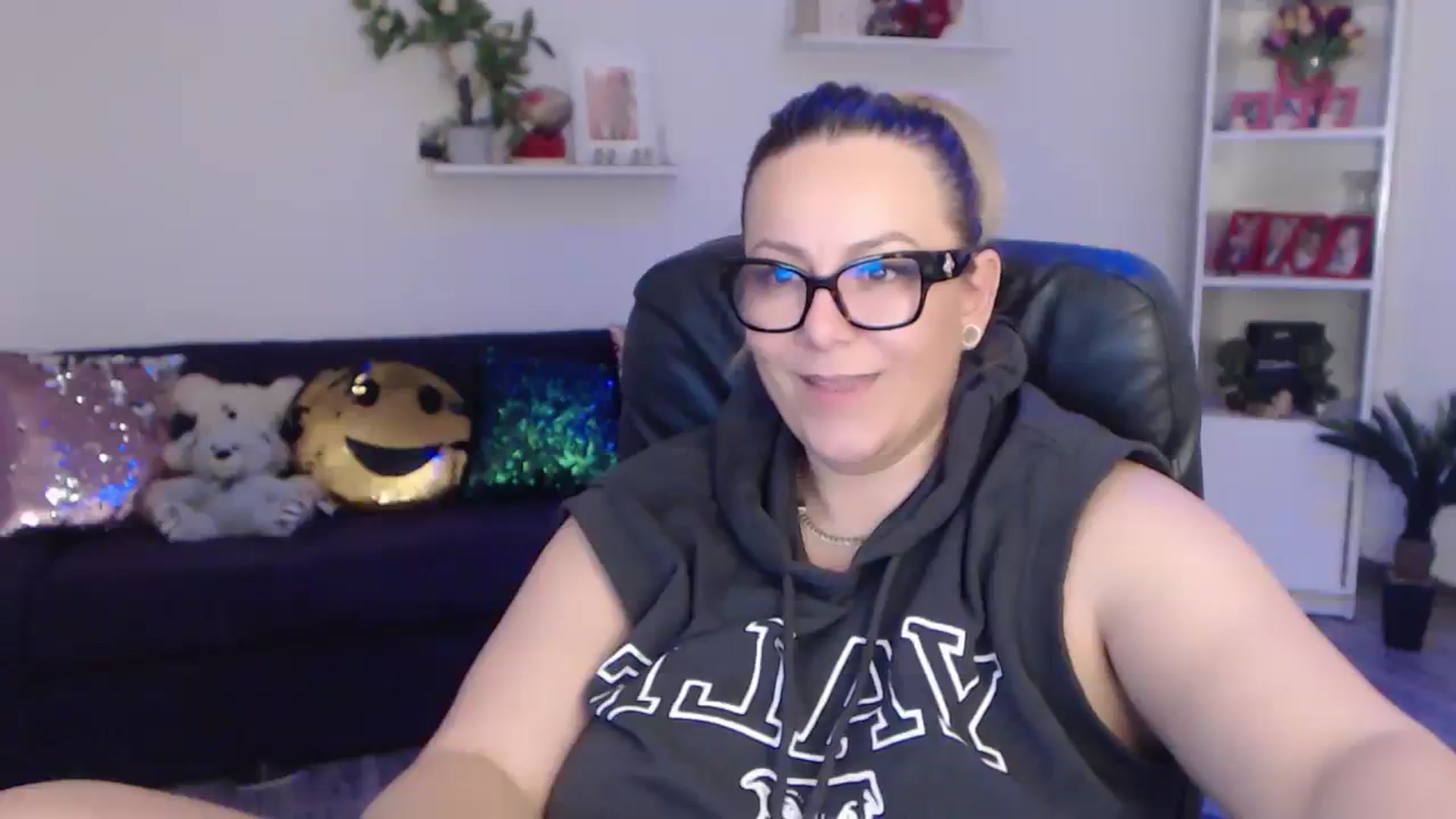 Gallery image thumbnail from A_baby_Boo's myfreecams stream on, 02/04/2024, 21:00 image 16 of 20