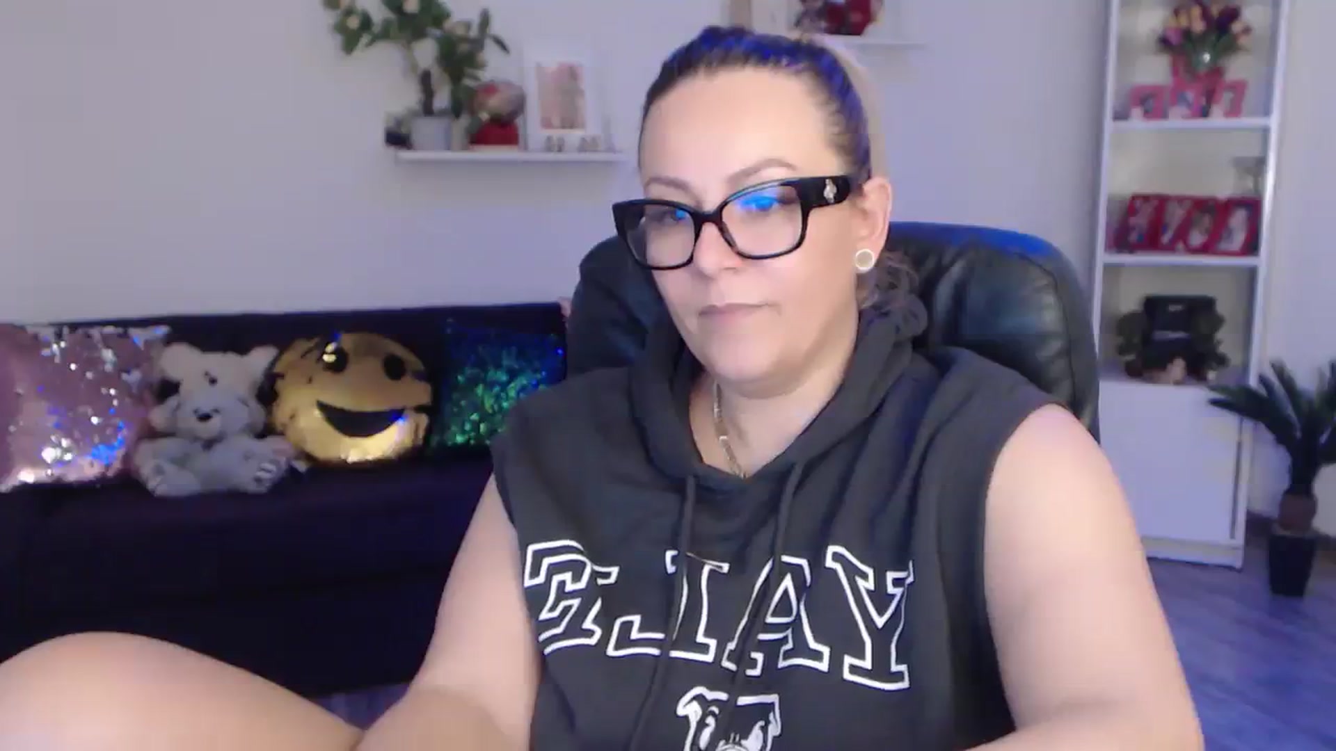 Gallery image thumbnail from A_baby_Boo's myfreecams stream on, 02/04/2024, 21:00 image 13 of 20