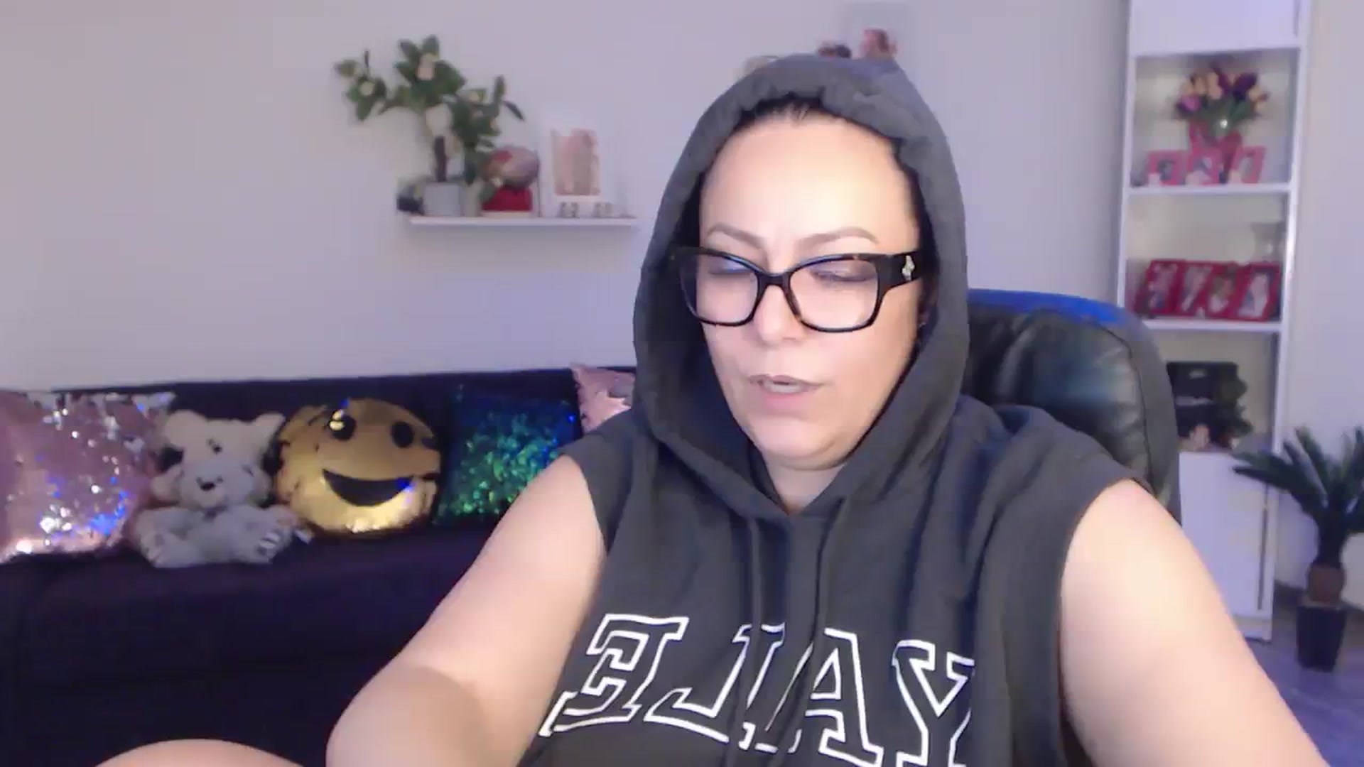 Gallery image thumbnail from A_baby_Boo's myfreecams stream on, 02/04/2024, 21:00 image 3 of 20