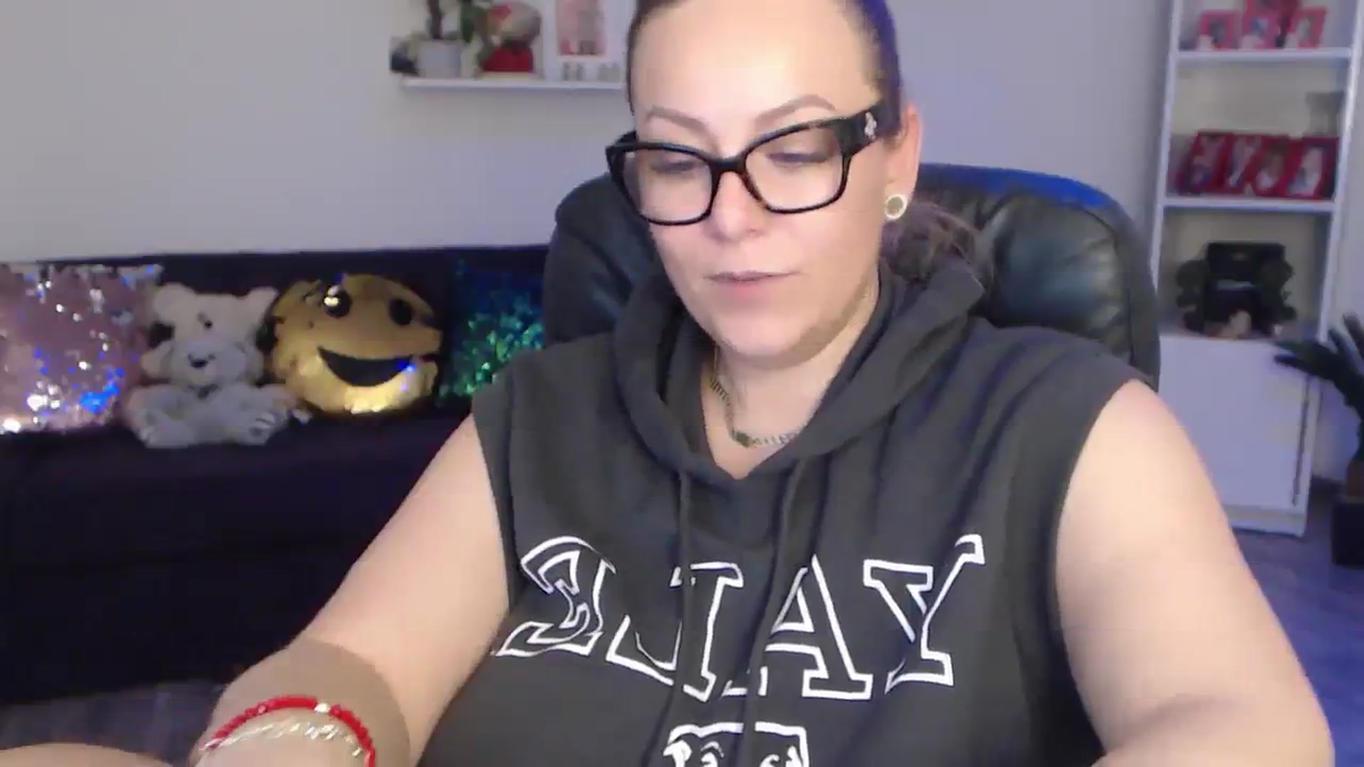 Gallery image thumbnail from A_baby_Boo's myfreecams stream on, 02/05/2024, 24:56 image 2 of 20