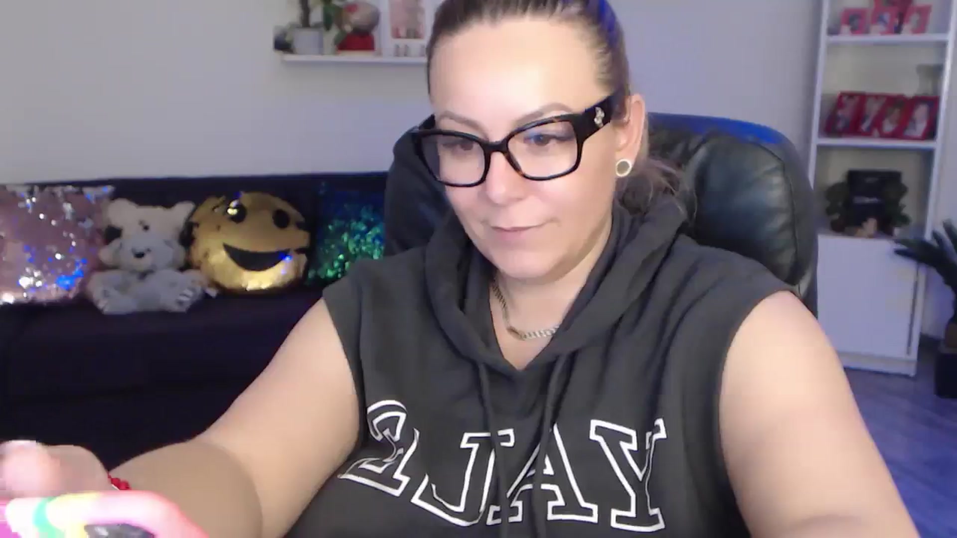 Gallery image thumbnail from A_baby_Boo's myfreecams stream on, 02/05/2024, 24:56 image 7 of 20