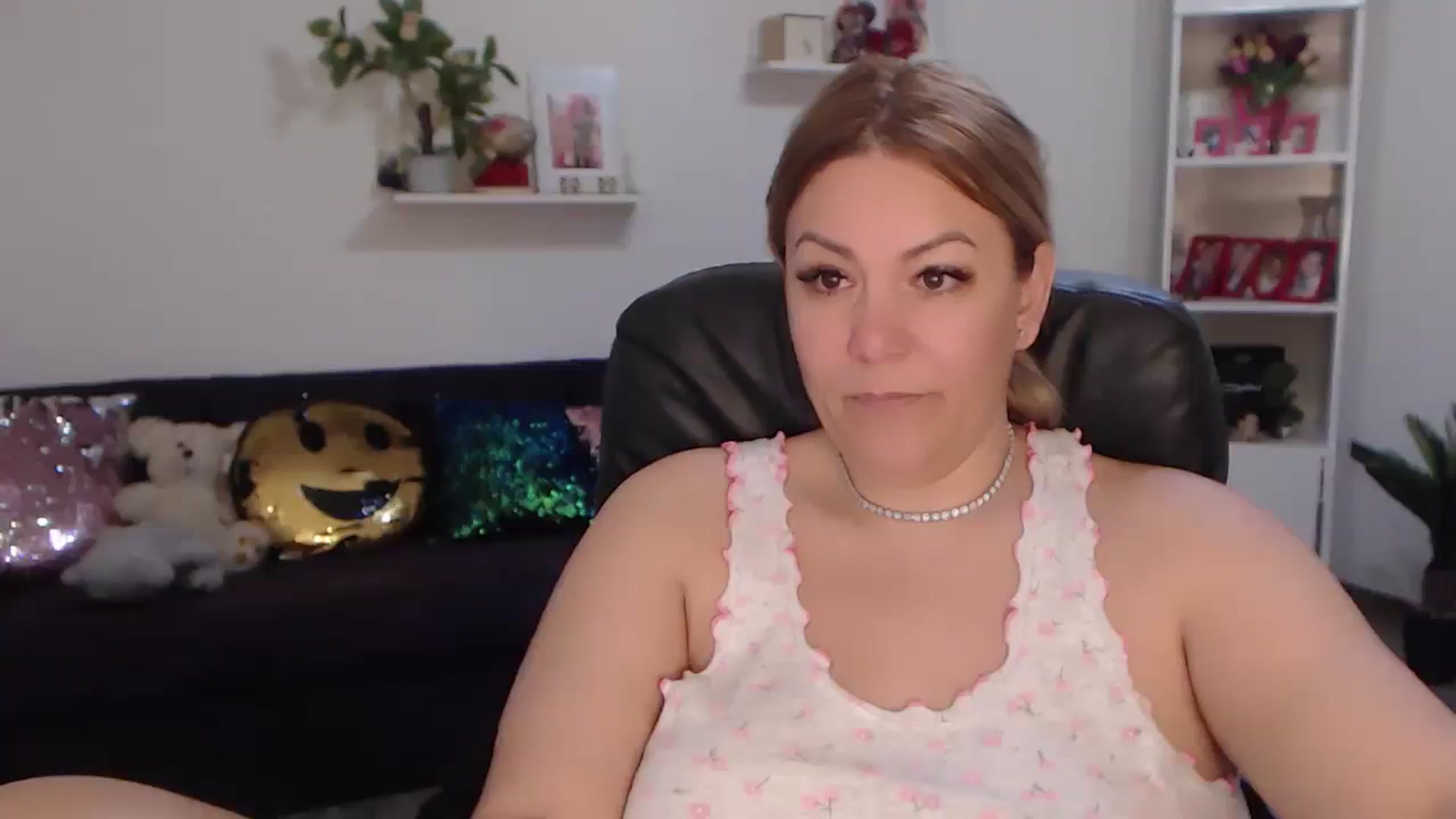Gallery image thumbnail from A_baby_Boo's myfreecams stream on, 02/19/2024, 10:34 image 2 of 20