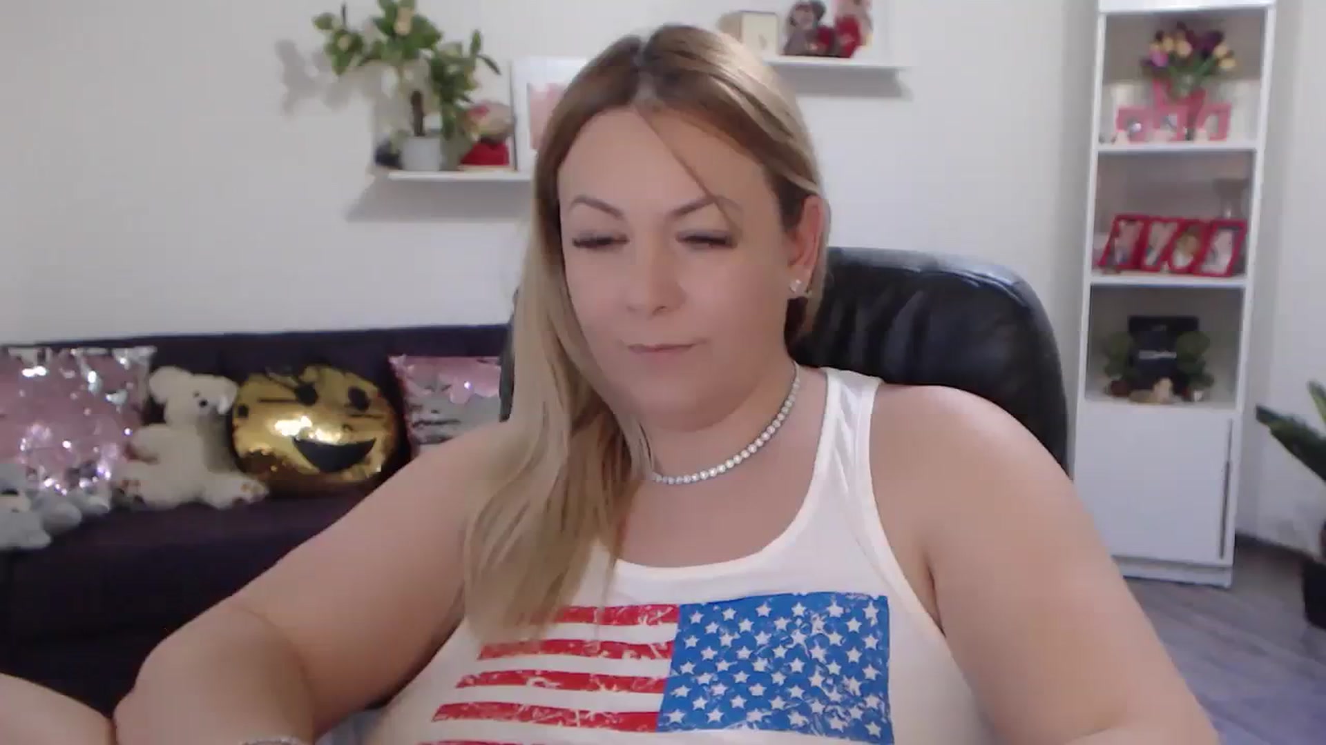 Gallery image thumbnail from A_baby_Boo's myfreecams stream on, 03/08/2024, 24:51 image 20 of 20