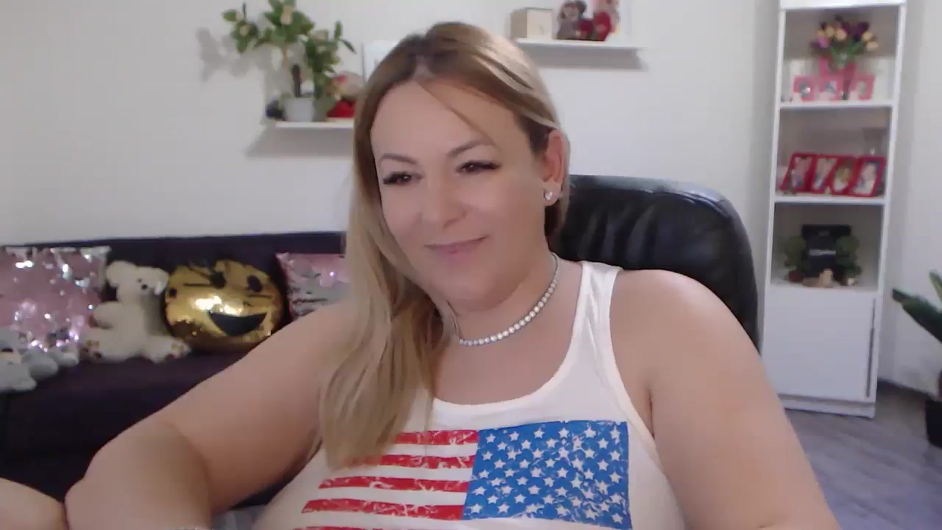 Gallery image thumbnail from A_baby_Boo's myfreecams stream on, 03/08/2024, 24:51 image 19 of 20