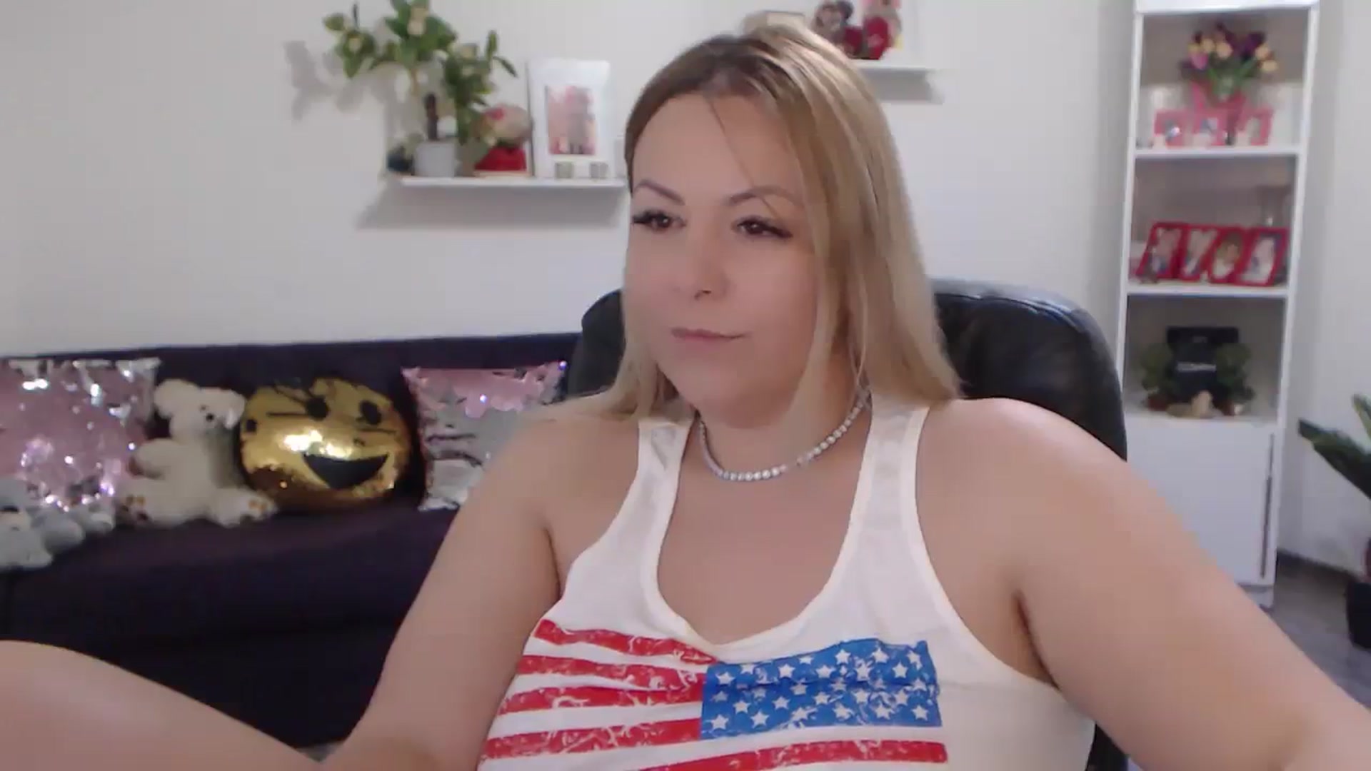 Gallery image thumbnail from A_baby_Boo's myfreecams stream on, 03/08/2024, 24:51 image 9 of 20