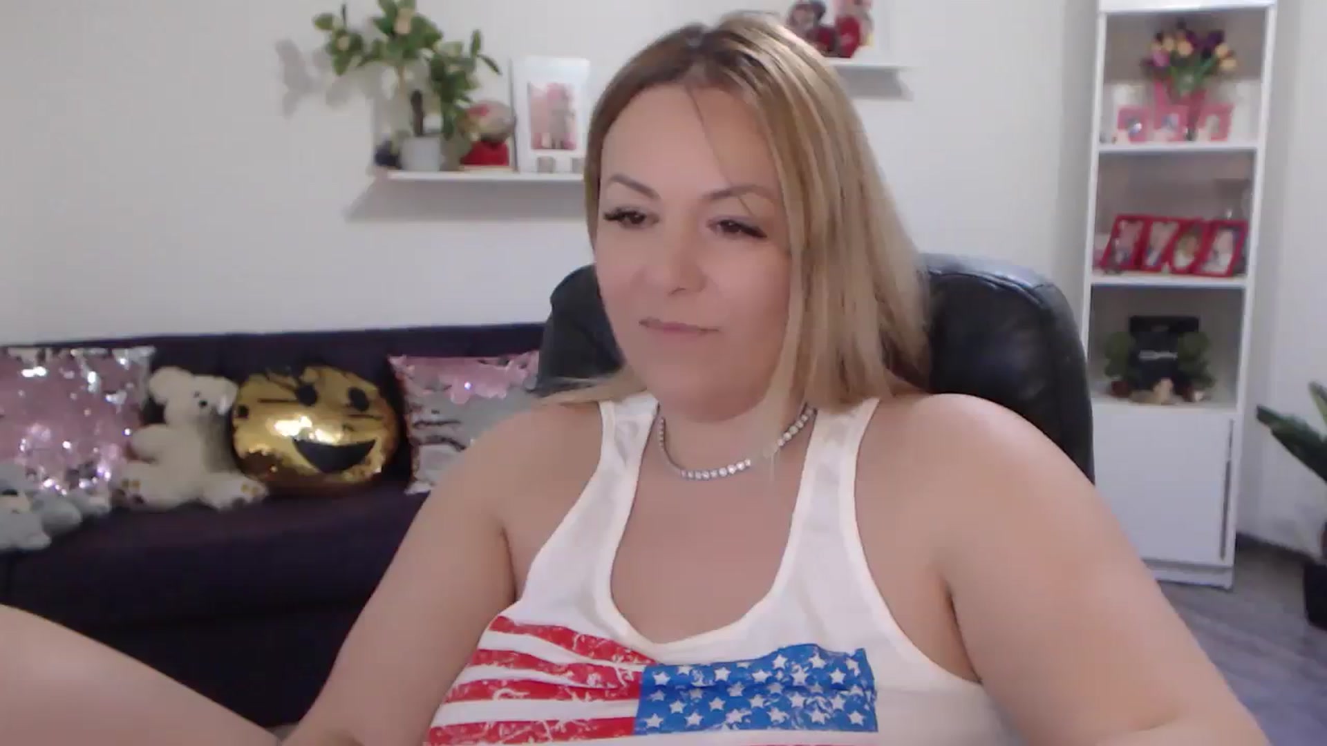 Gallery image thumbnail from A_baby_Boo's myfreecams stream on, 03/08/2024, 24:51 image 10 of 20