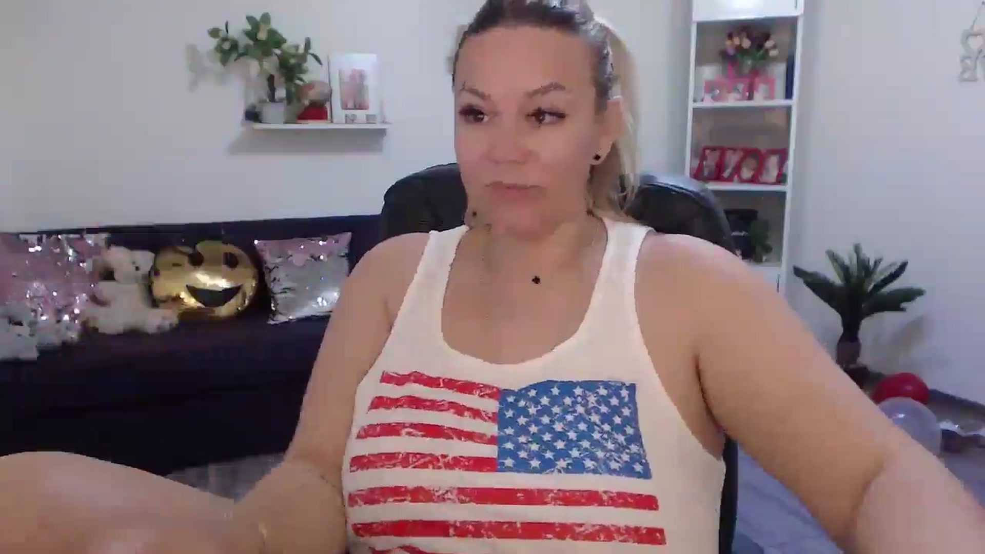 Gallery image thumbnail from A_baby_Boo's myfreecams stream on, 04/27/2024, 11:03 image 6 of 20