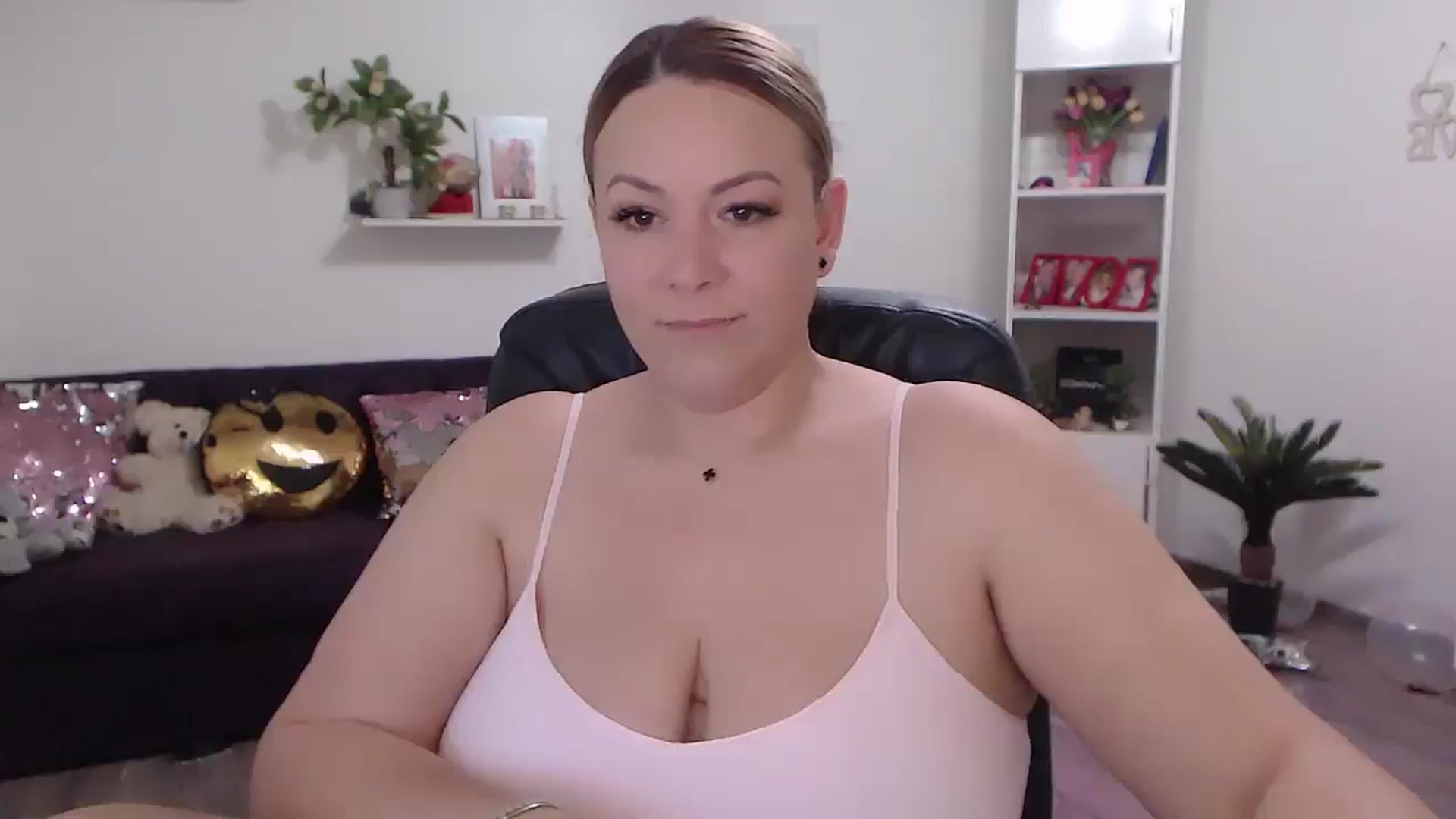 Gallery image thumbnail from A_baby_Boo's myfreecams stream on, 05/02/2024, 14:21 image 20 of 20