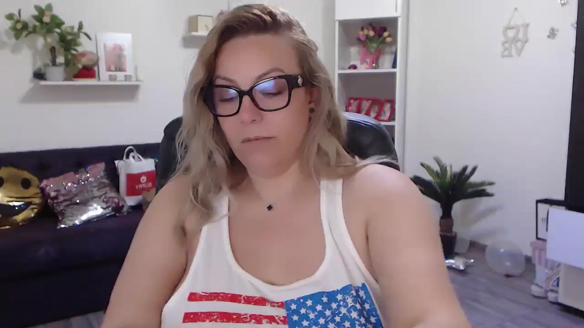 Gallery image thumbnail from A_baby_Boo's myfreecams stream on, 05/19/2024, 08:30 image 10 of 20