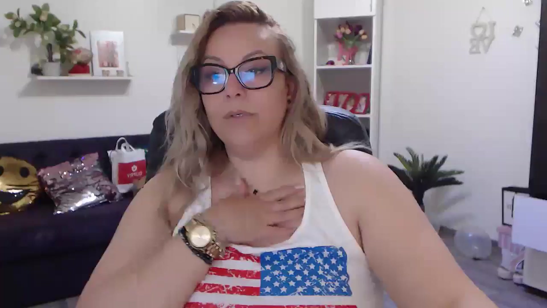 Gallery image thumbnail from A_baby_Boo's myfreecams stream on, 05/19/2024, 08:30 image 9 of 20