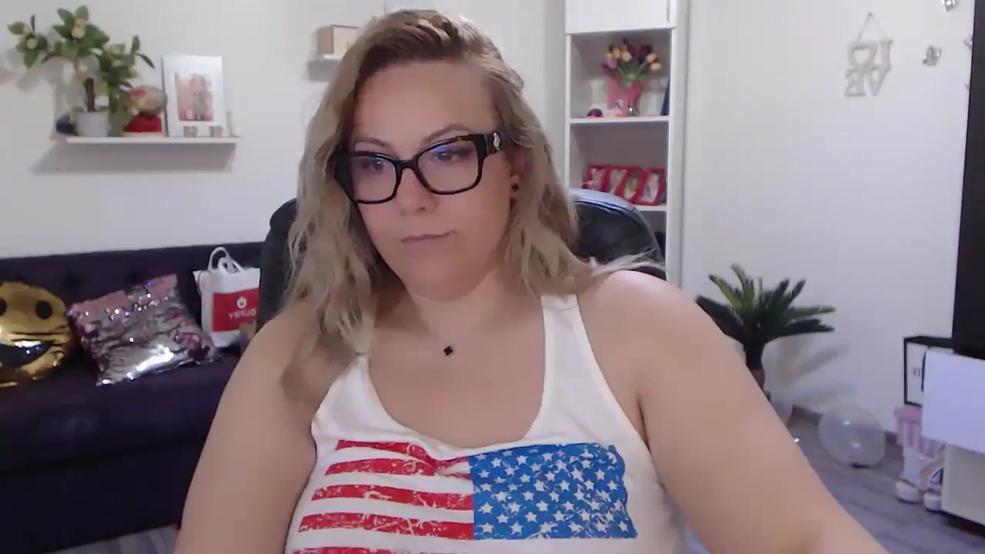 Gallery image thumbnail from A_baby_Boo's myfreecams stream on, 05/19/2024, 08:30 image 4 of 20