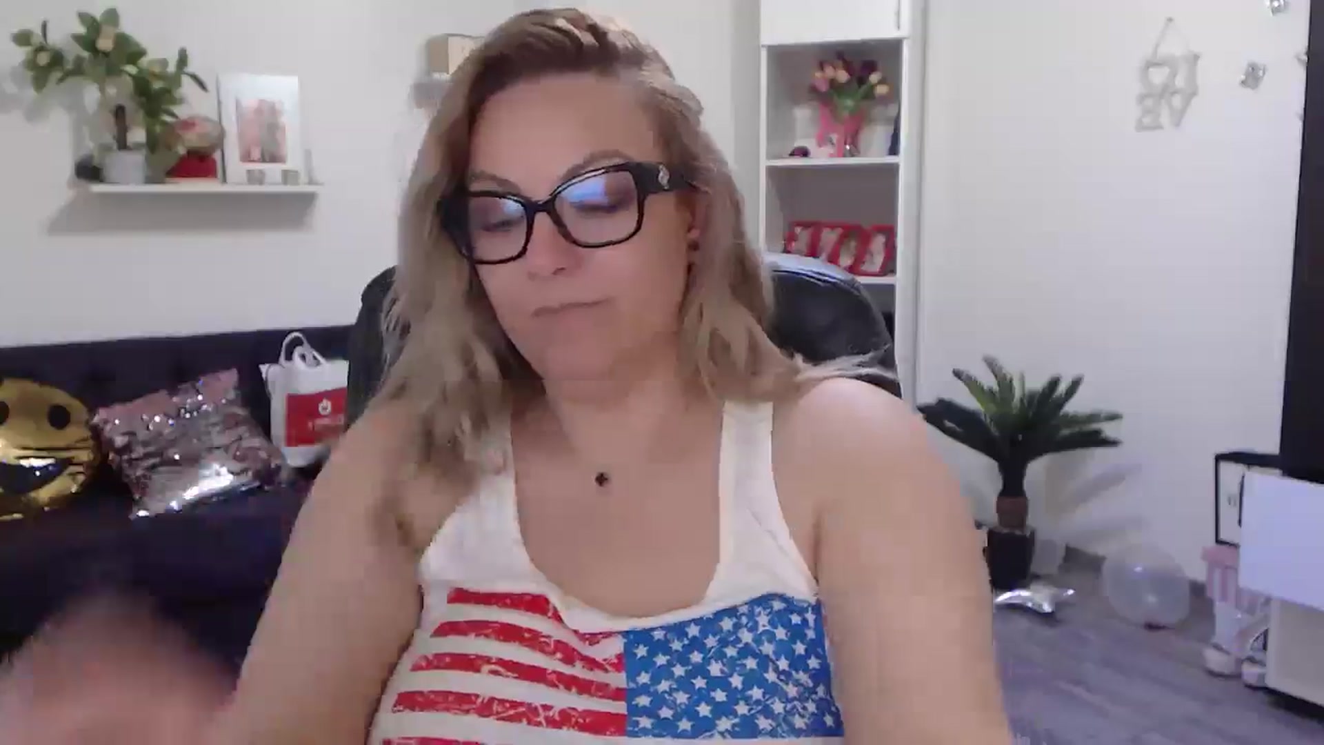Gallery image thumbnail from A_baby_Boo's myfreecams stream on, 05/19/2024, 08:30 image 2 of 20