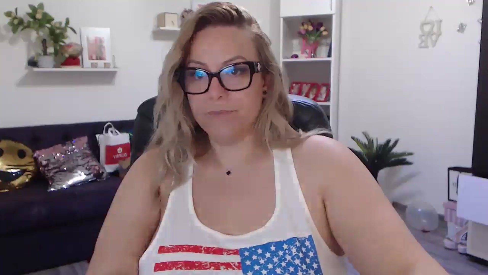 Gallery image thumbnail from A_baby_Boo's myfreecams stream on, 05/19/2024, 08:30 image 12 of 20