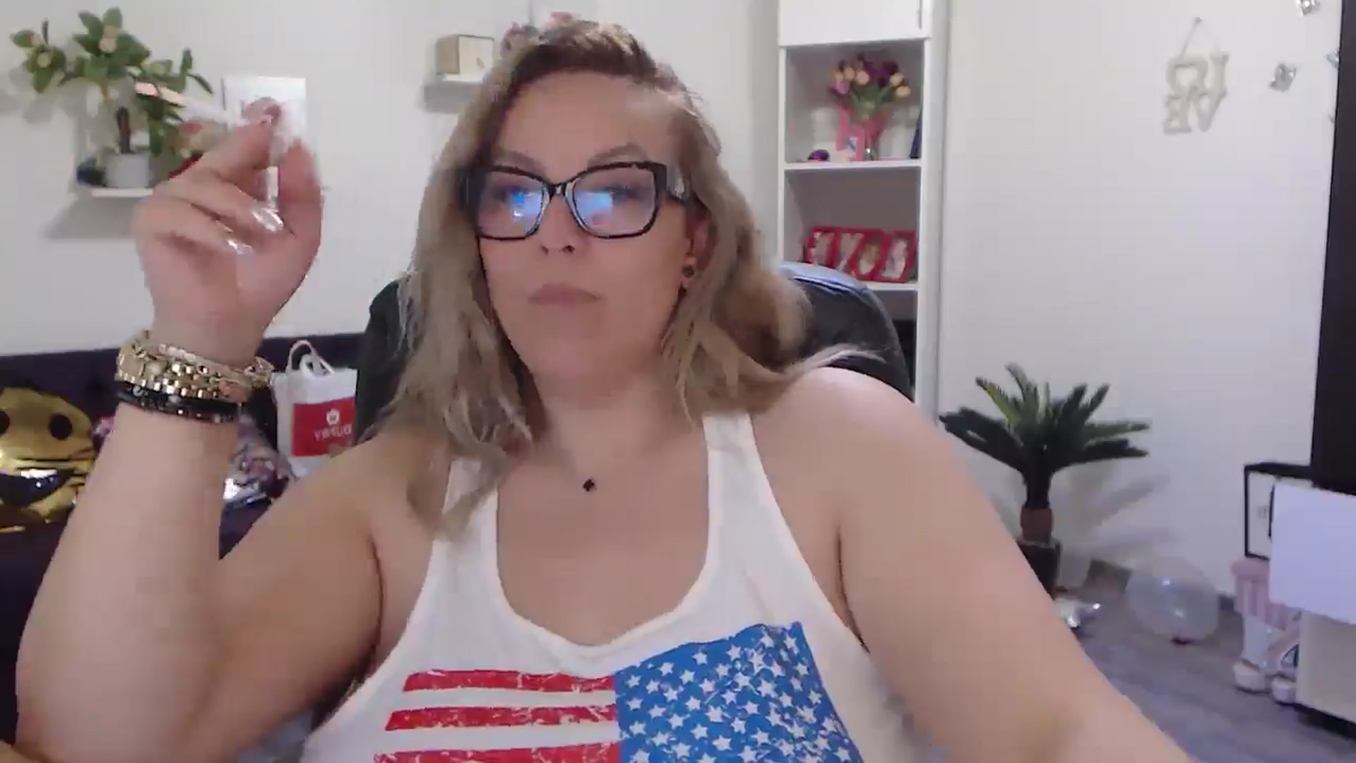 Gallery image thumbnail from A_baby_Boo's myfreecams stream on, 05/19/2024, 08:30 image 16 of 20