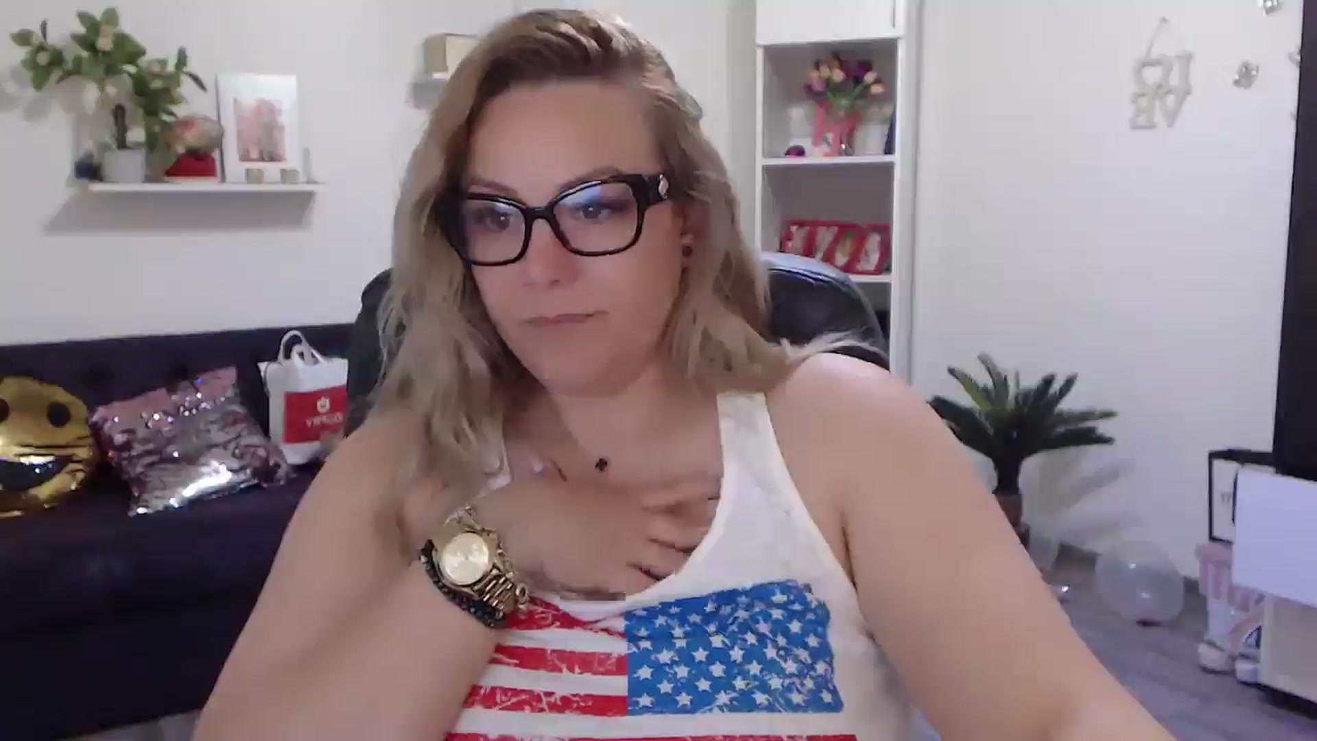 Gallery image thumbnail from A_baby_Boo's myfreecams stream on, 05/19/2024, 08:30 image 6 of 20