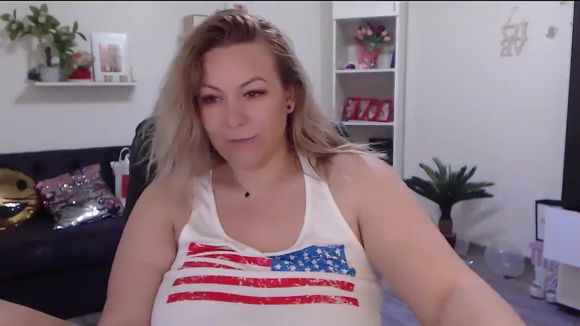 Gallery image thumbnail from A_baby_Boo's myfreecams stream on, 05/19/2024, 14:08 image 15 of 20