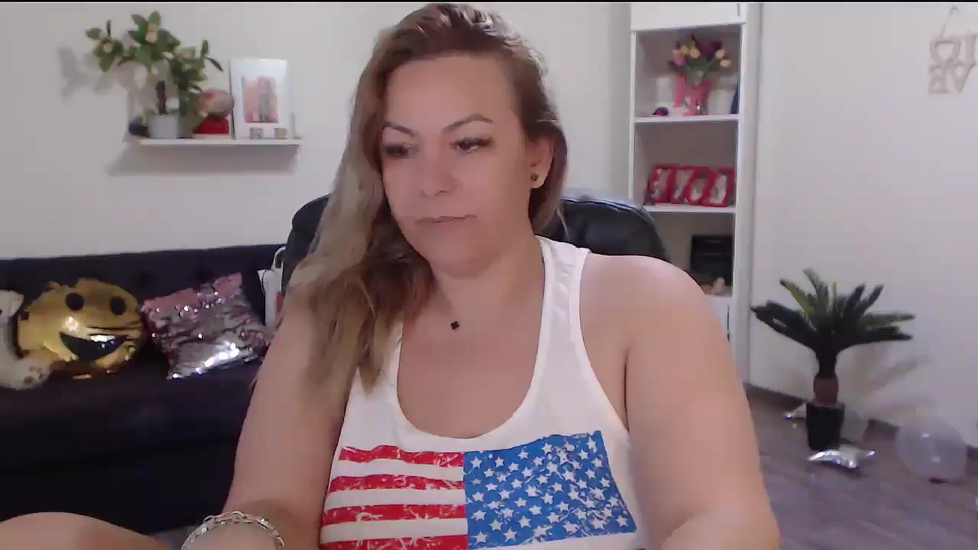 Gallery image thumbnail from A_baby_Boo's myfreecams stream on, 05/19/2024, 14:08 image 9 of 20