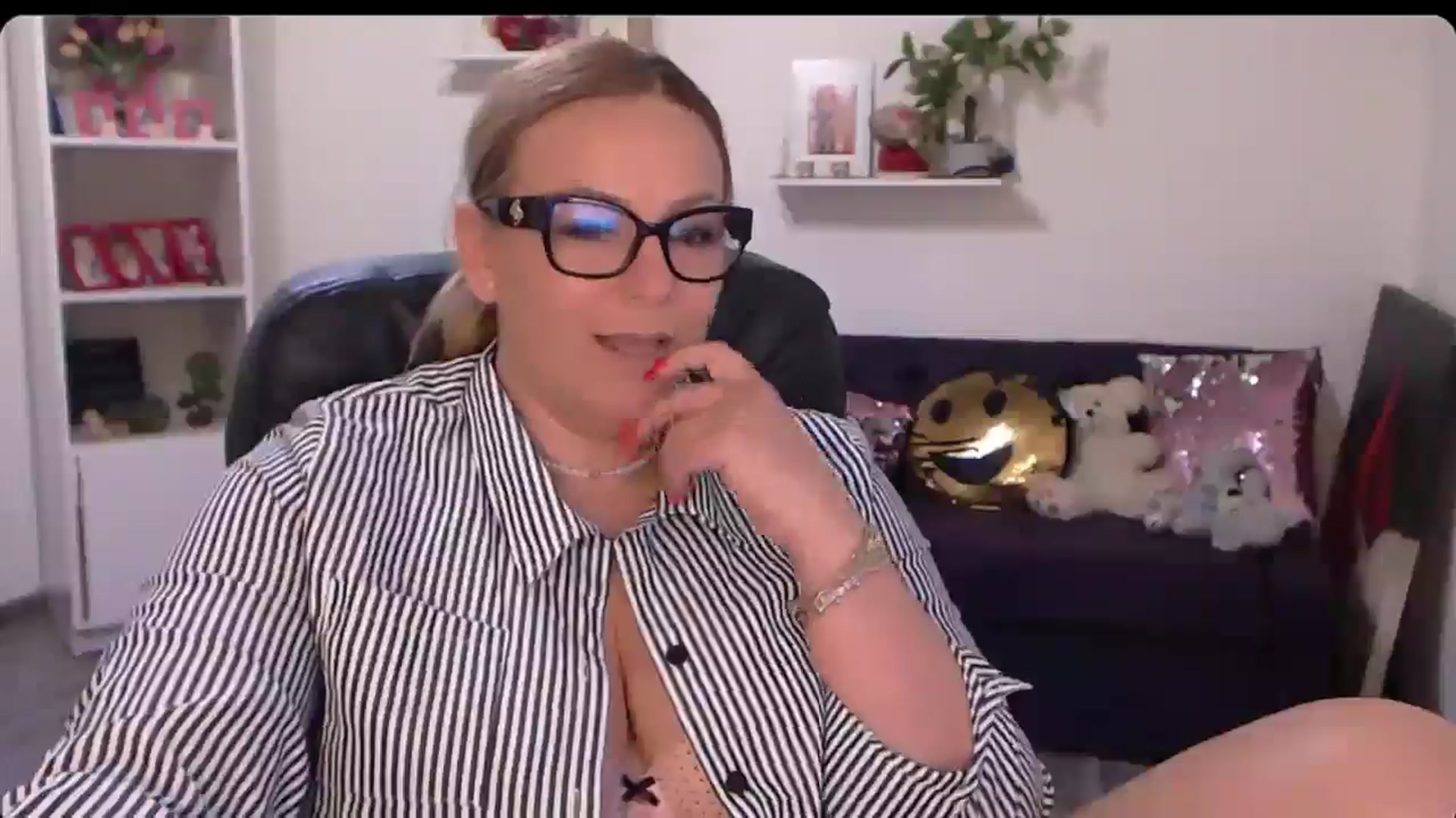 Gallery image thumbnail from A_baby_Boo's myfreecams stream on, 05/28/2024, 14:12 image 20 of 20