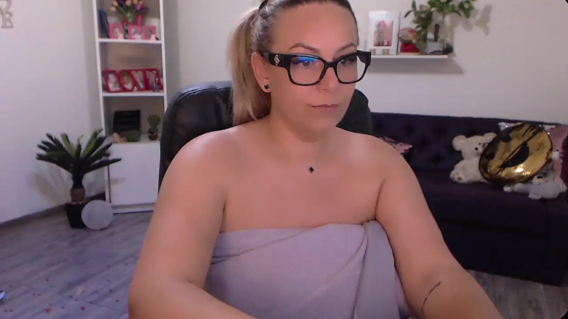 Gallery image thumbnail from A_baby_Boo's myfreecams stream on, 06/19/2024, 15:07 image 20 of 20
