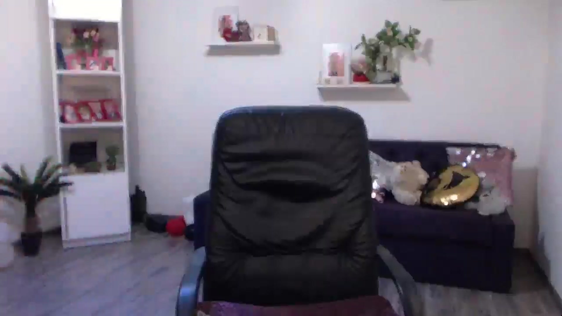 Gallery image thumbnail from A_baby_Boo's myfreecams stream on, 07/30/2024, 15:19 image 8 of 20