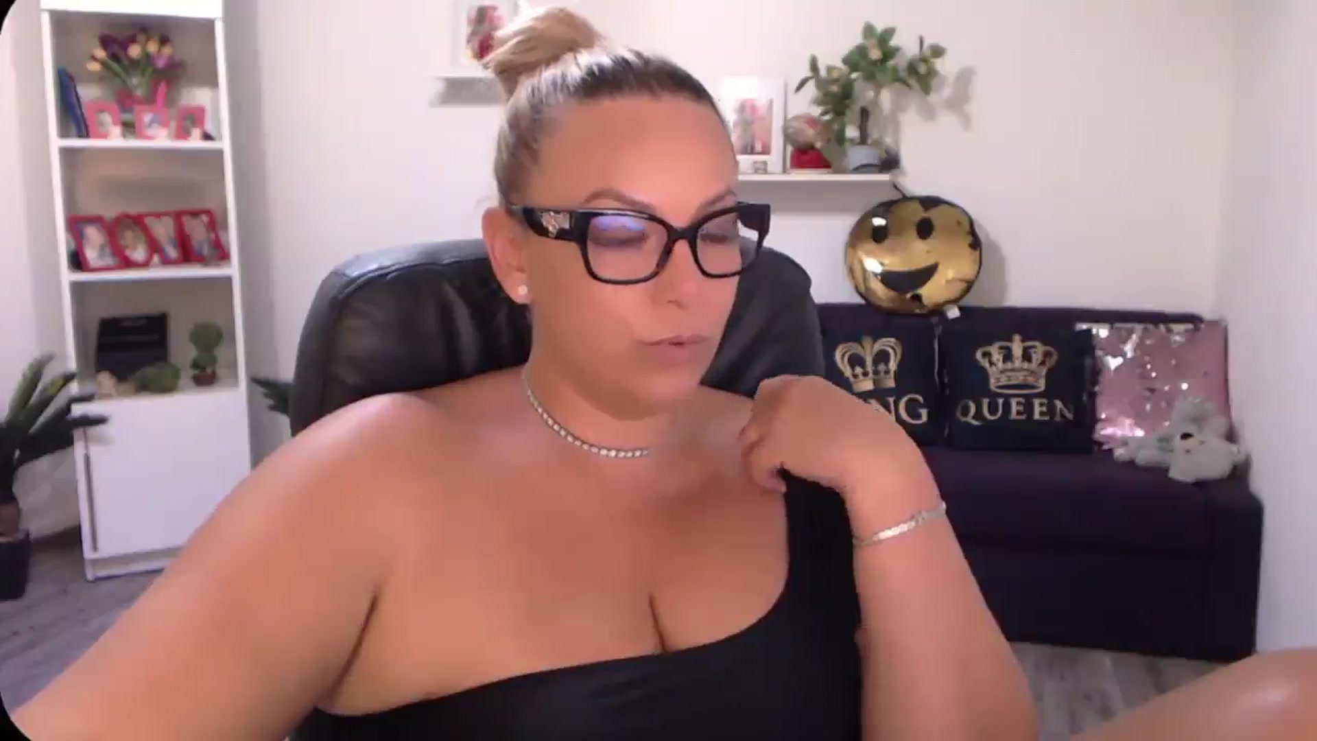 Gallery image thumbnail from A_baby_Boo's myfreecams stream on, 08/11/2024, 11:48 image 20 of 20