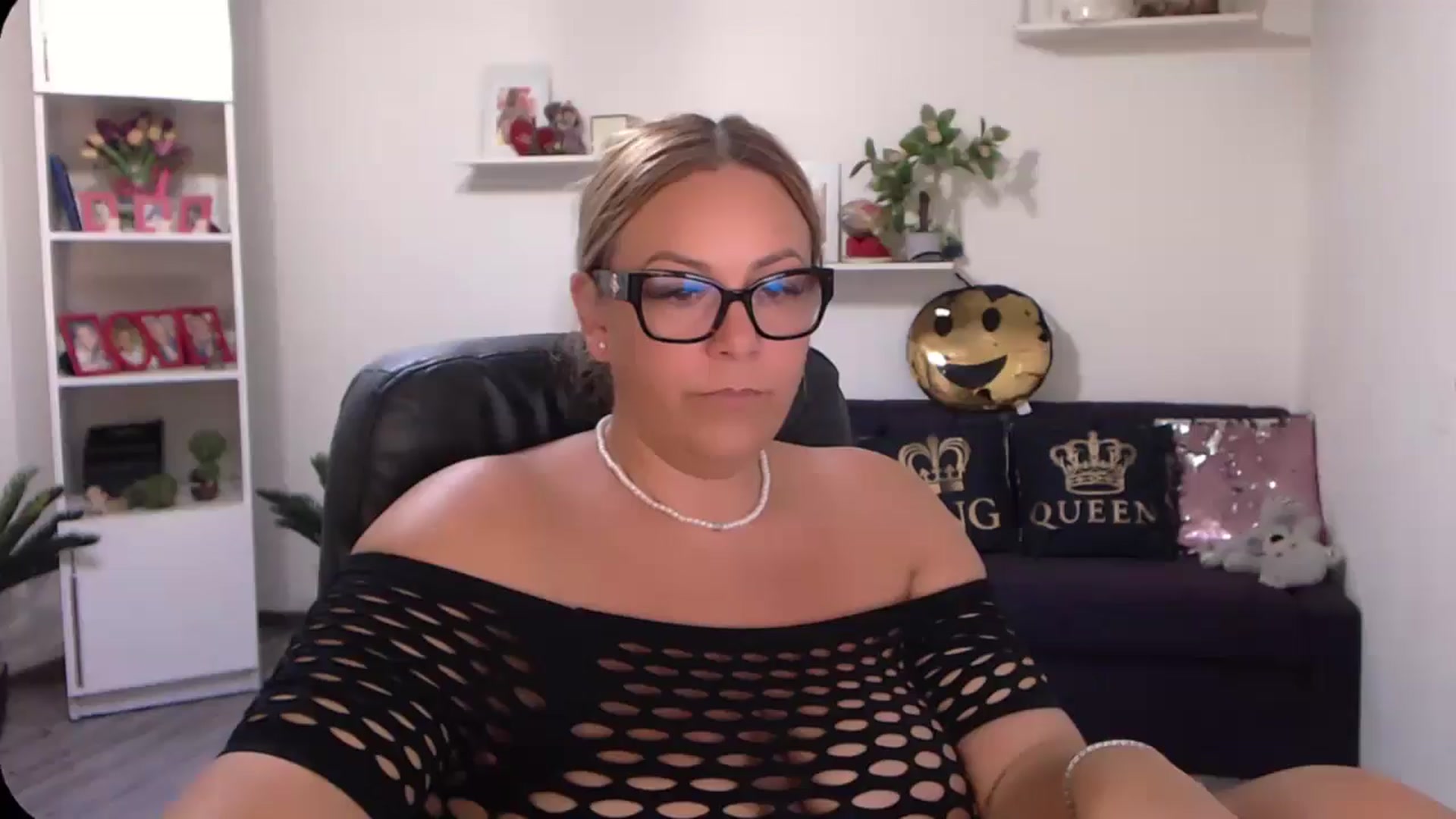 Gallery image thumbnail from A_baby_Boo's myfreecams stream on, 08/16/2024, 12:13 image 1 of 20