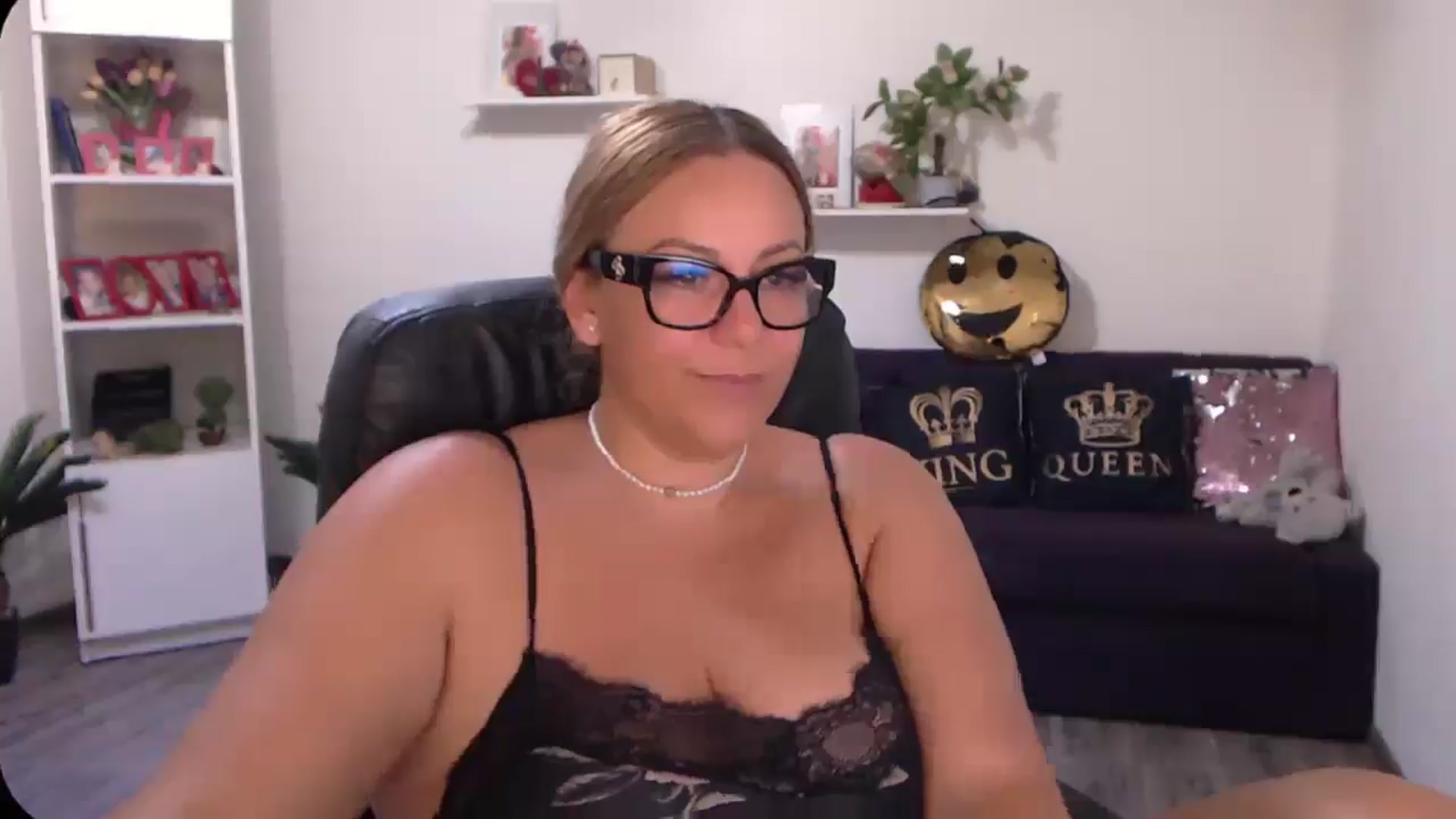 Gallery image thumbnail from A_baby_Boo's myfreecams stream on, 08/16/2024, 13:53 image 4 of 20