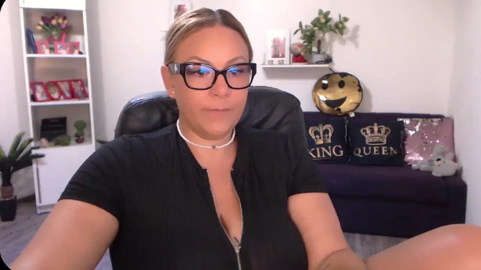 Gallery image thumbnail from A_baby_Boo's myfreecams stream on, 08/22/2024, 12:26 image 7 of 20