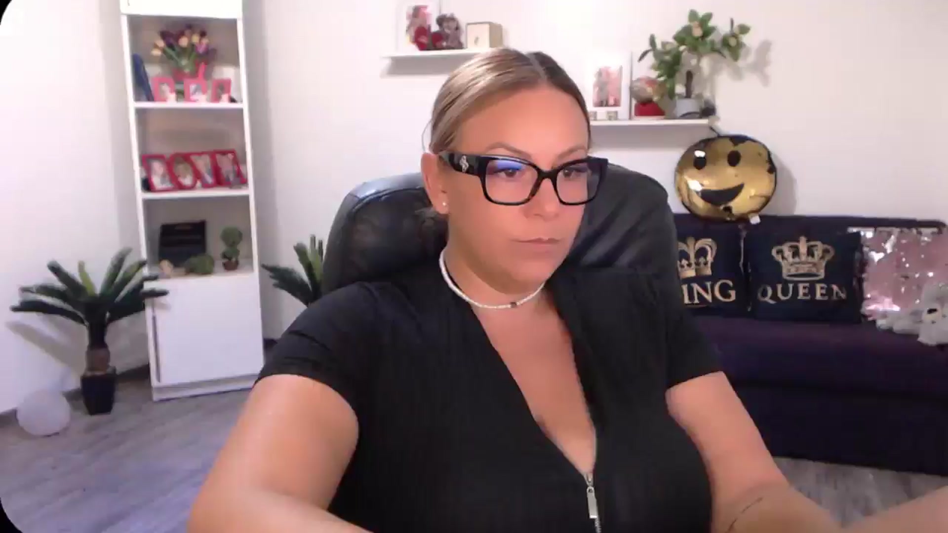 Gallery image thumbnail from A_baby_Boo's myfreecams stream on, 08/22/2024, 13:32 image 20 of 20