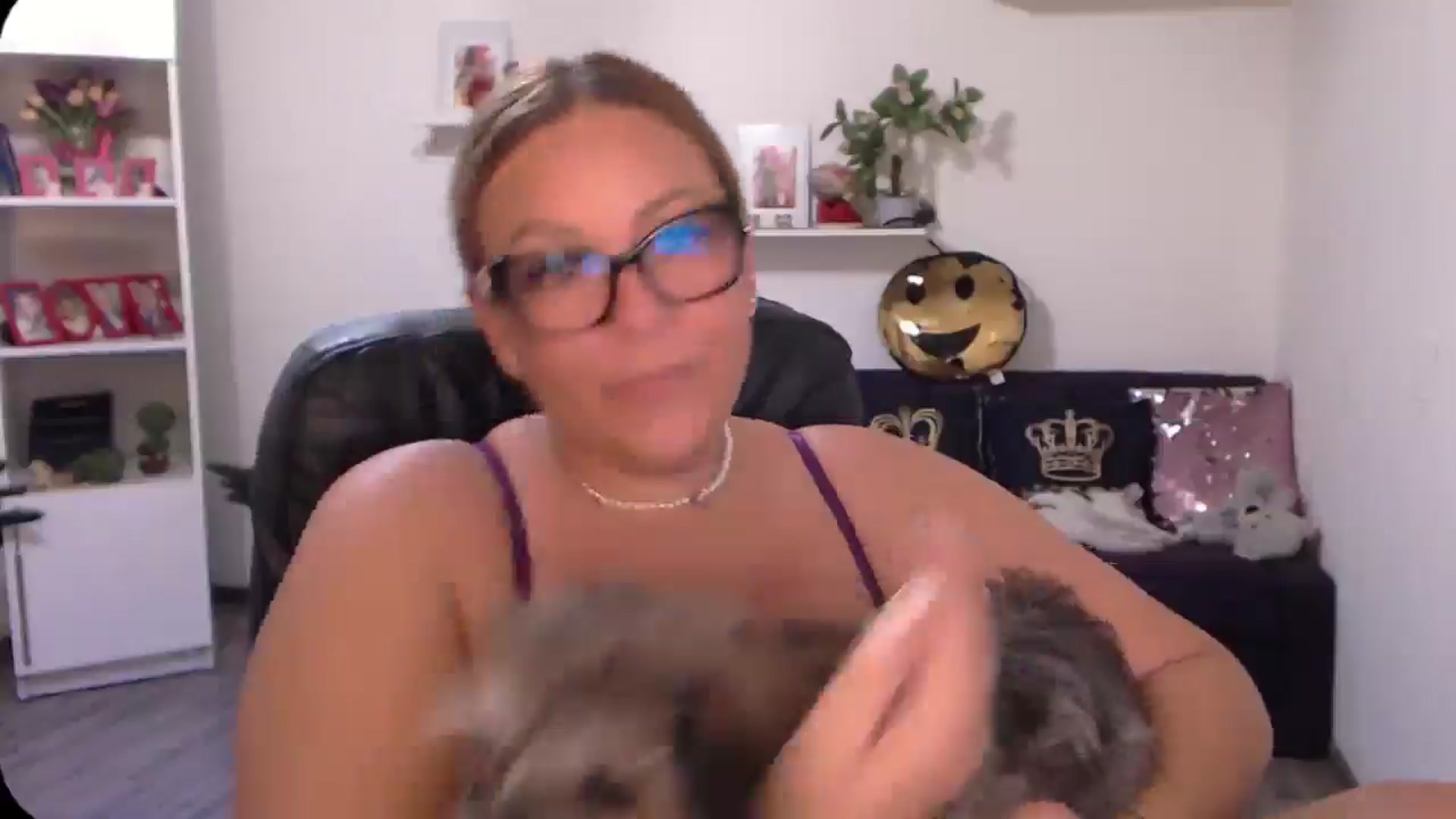 Gallery image thumbnail from A_baby_Boo's myfreecams stream on, 08/23/2024, 16:55 image 16 of 20