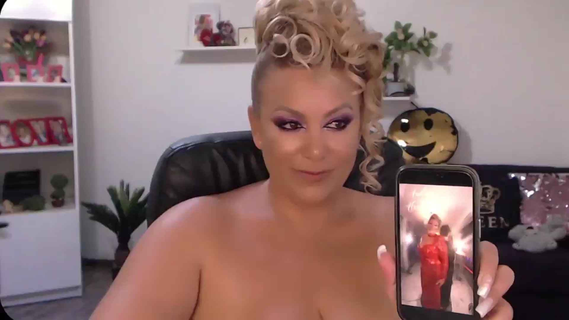 Gallery image thumbnail from A_baby_Boo's myfreecams stream on, 08/25/2024, 09:42 image 1 of 20