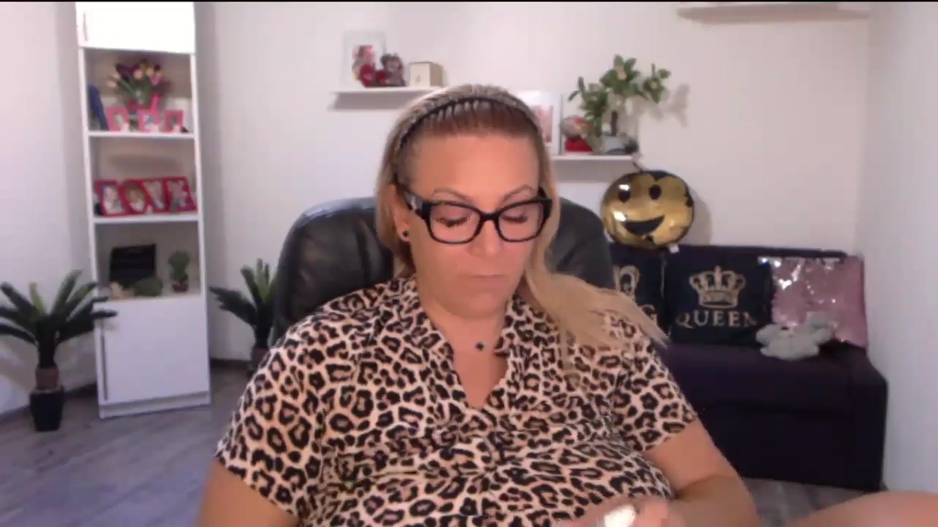 Gallery image thumbnail from A_baby_Boo's myfreecams stream on, 08/31/2024, 16:05 image 16 of 20