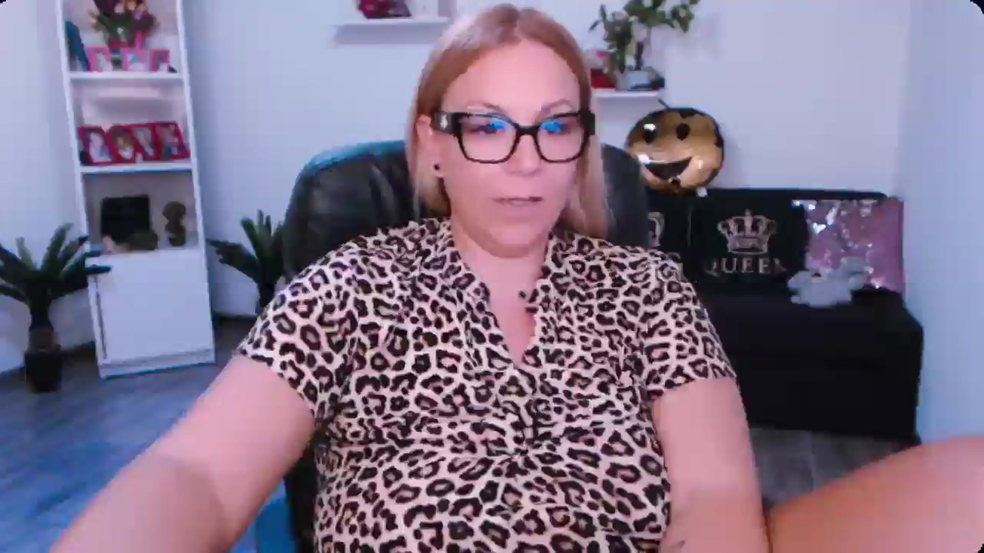 Gallery image thumbnail from A_baby_Boo's myfreecams stream on, 08/31/2024, 19:06 image 19 of 20