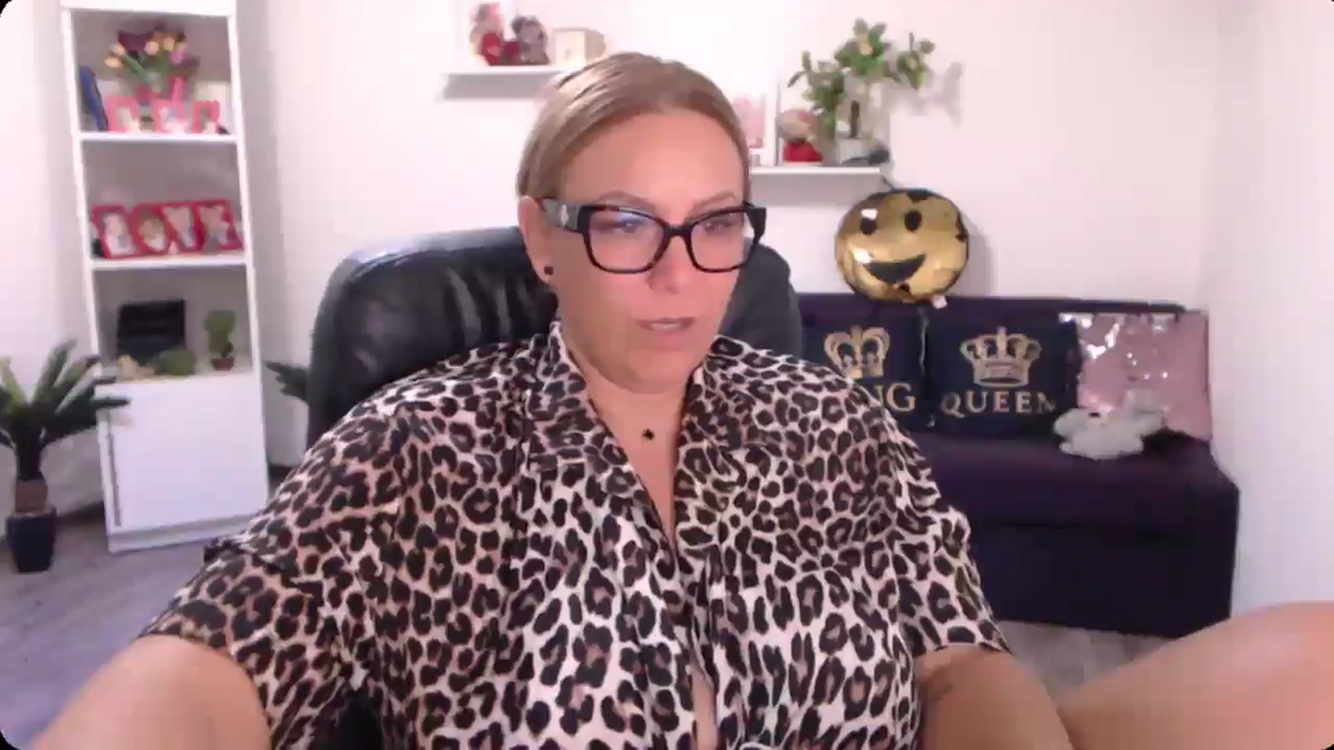 Gallery image thumbnail from A_baby_Boo's myfreecams stream on, 09/01/2024, 21:19 image 9 of 20