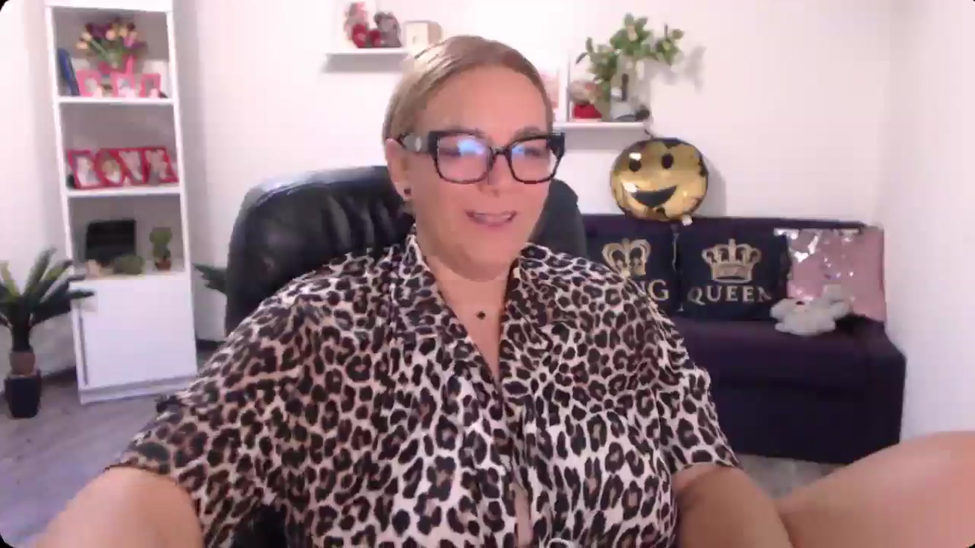 Gallery image thumbnail from A_baby_Boo's myfreecams stream on, 09/01/2024, 21:19 image 8 of 20
